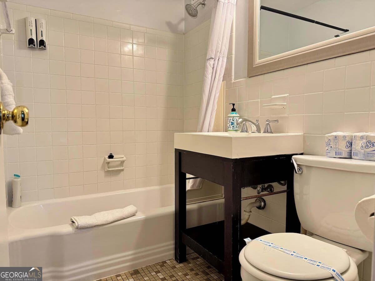 1 bedroom, 1 bathroom, 631 sq ft condominium for rent at 215 Piedmont Avenue APT 404, Atlanta, GA 30308 for $1,800 a month — photo 6