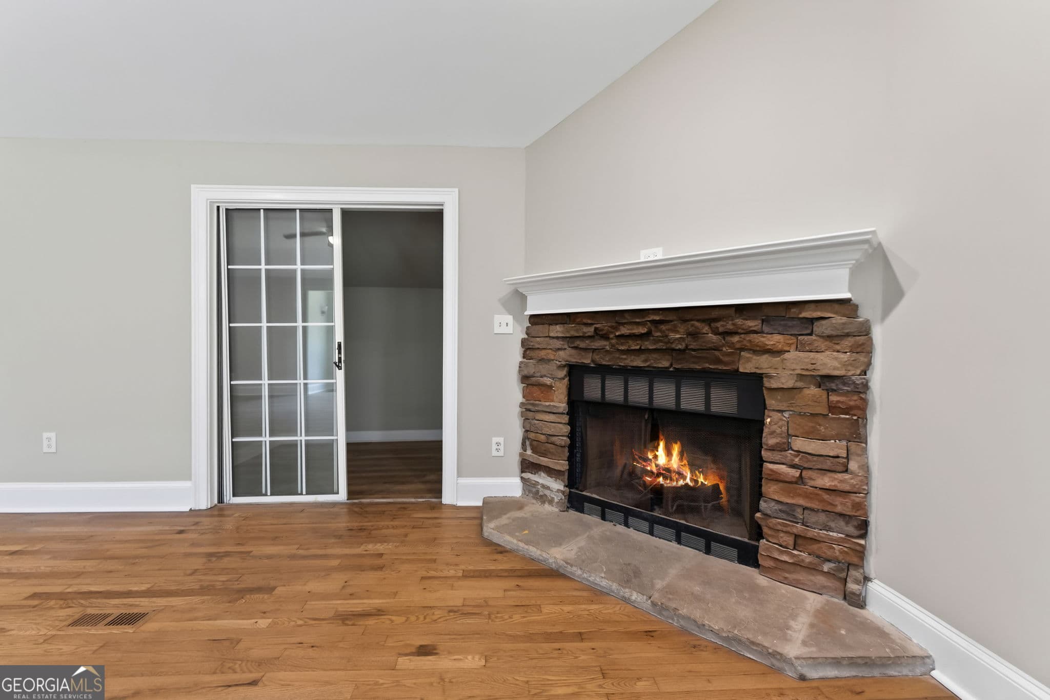 3 bedroom, 3 bathroom, 2,336 sq ft single family residence for sale at 1050 Morgan Dairy Road, Milner, GA 30257 — photo 9