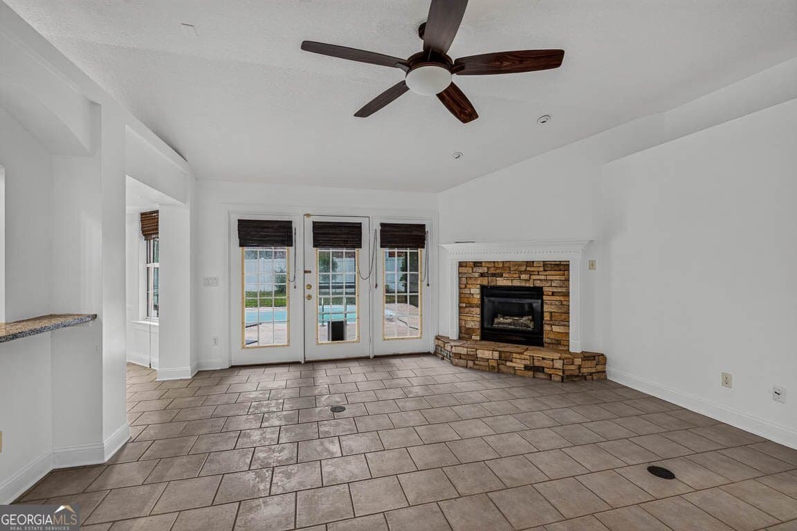 3 bedroom, 2 bathroom, 1,604 sq ft single family residence for sale at 200 Eagle Boulevard, Kingsland, GA 31548 — photo 3