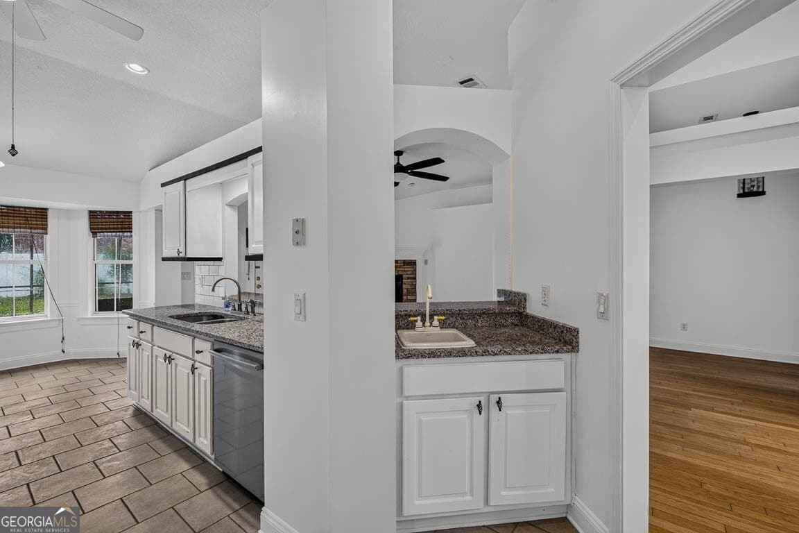 3 bedroom, 2 bathroom, 1,604 sq ft single family residence for sale at 200 Eagle Boulevard, Kingsland, GA 31548 — photo 9