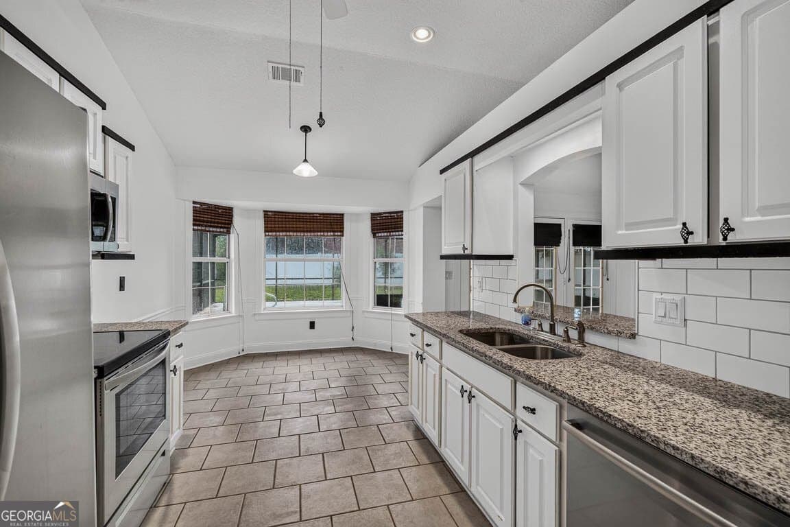 3 bedroom, 2 bathroom, 1,604 sq ft single family residence for sale at 200 Eagle Boulevard, Kingsland, GA 31548 — photo 10