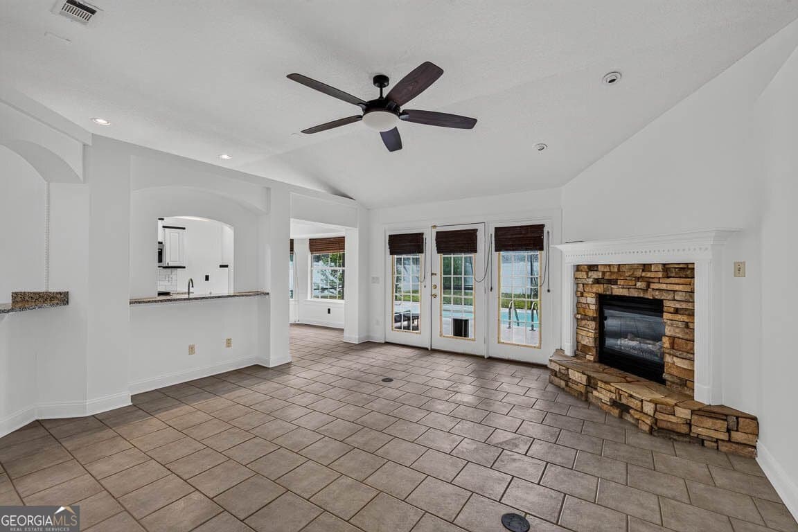 3 bedroom, 2 bathroom, 1,604 sq ft single family residence for sale at 200 Eagle Boulevard, Kingsland, GA 31548 — photo 4