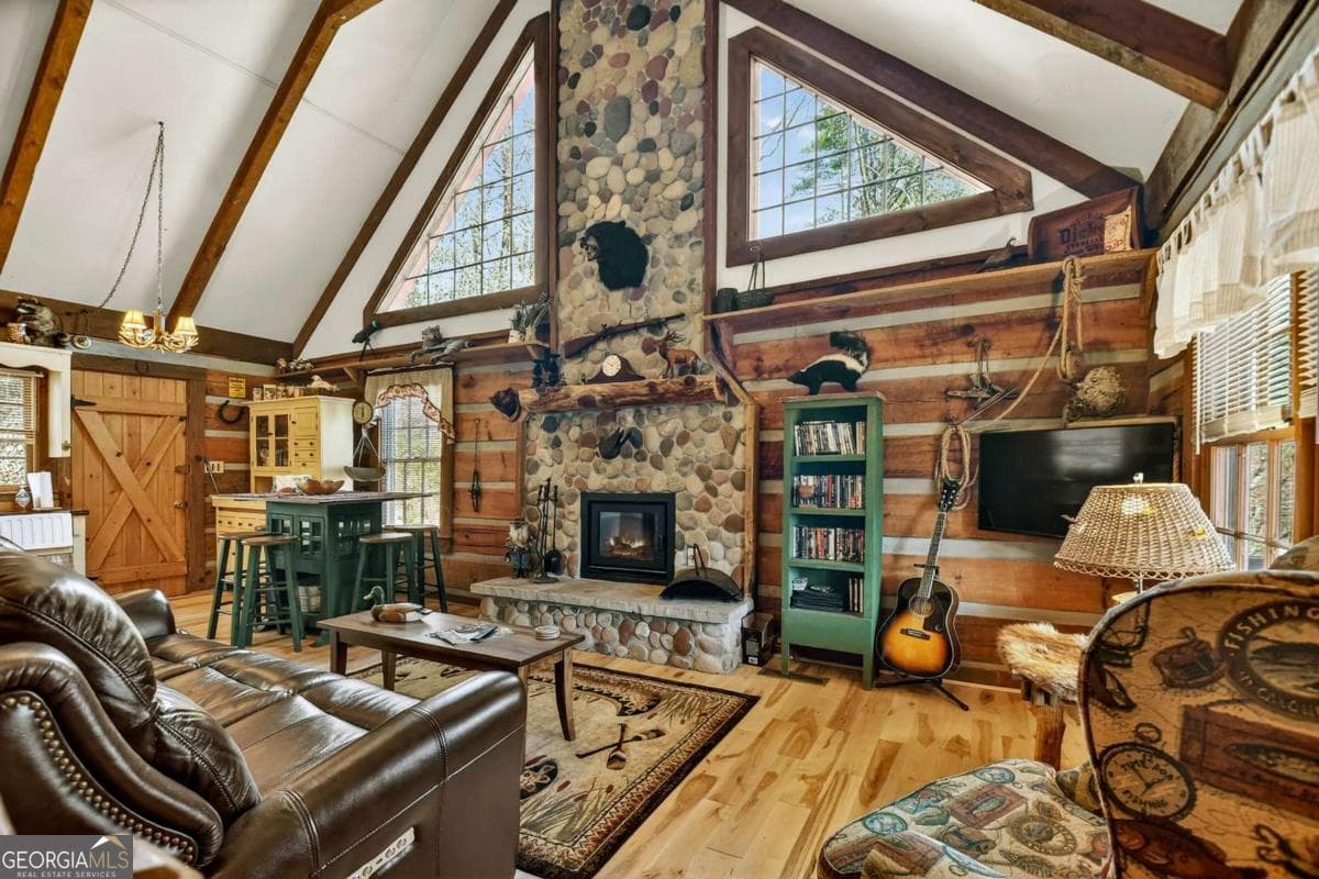 2 bedroom, 1 bathroom, 965 sq ft cabin,single family residence for sale at 373 Wib Kendall Road, Blue Ridge, GA 30513 — photo 6