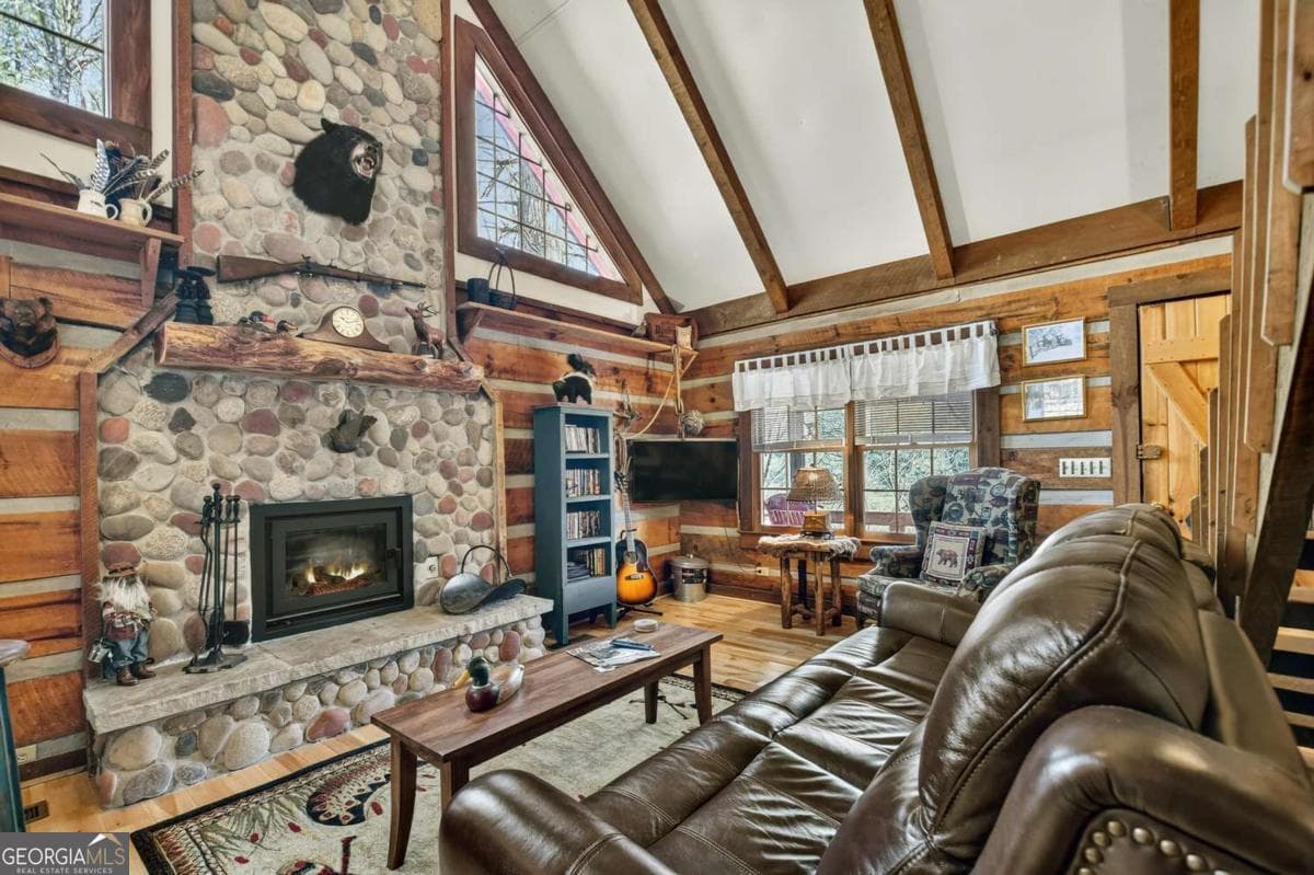 2 bedroom, 1 bathroom, 965 sq ft cabin,single family residence for sale at 373 Wib Kendall Road, Blue Ridge, GA 30513 — photo 1 of 46