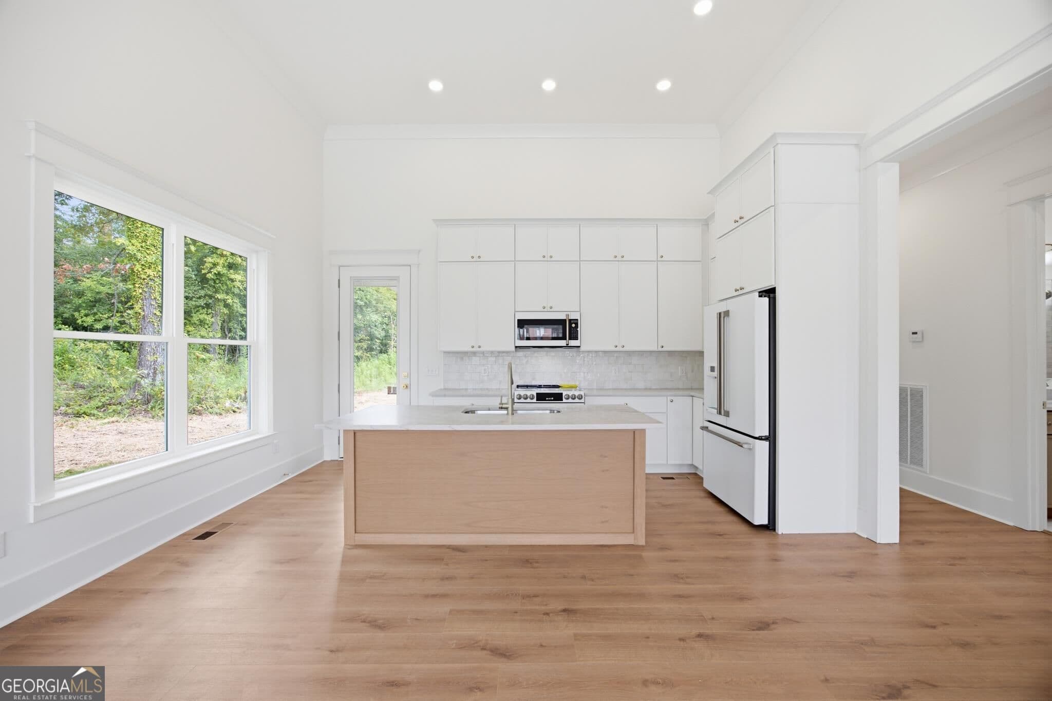 2 bedroom, 2 bathroom, 1,275 sq ft single family residence for sale at 358 Thomas Road, Fort Oglethorpe, GA 30742 — photo 6