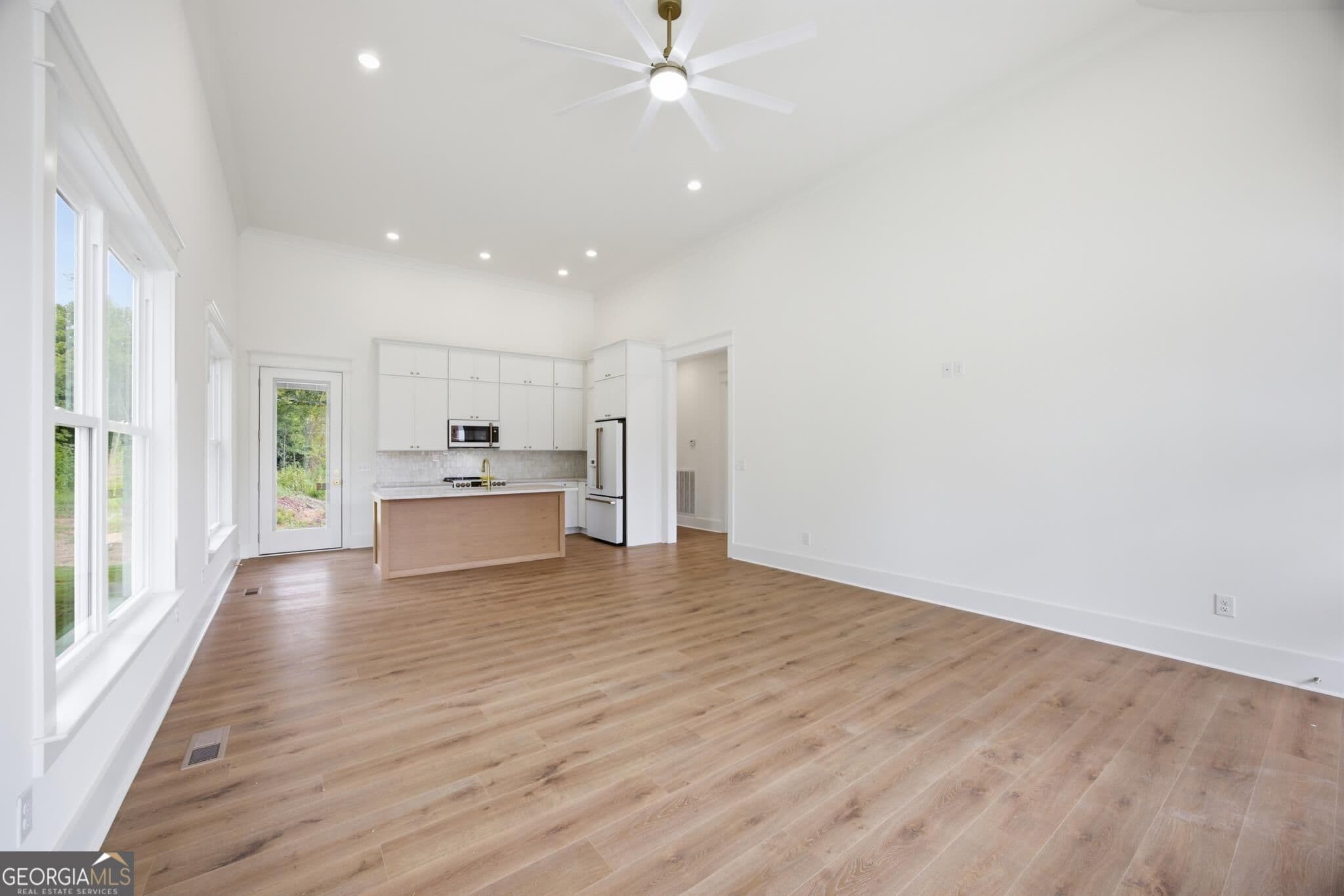 2 bedroom, 2 bathroom, 1,275 sq ft single family residence for sale at 358 Thomas Road, Fort Oglethorpe, GA 30742 — photo 5