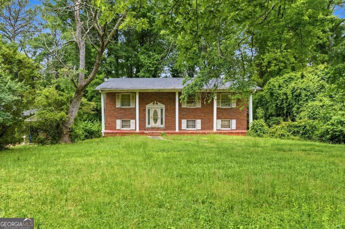 3 bedroom, 2.5 bathroom, 2,226 sq ft single family residence sold at 2131 Chevy Chase Lane, Decatur, GA 30032