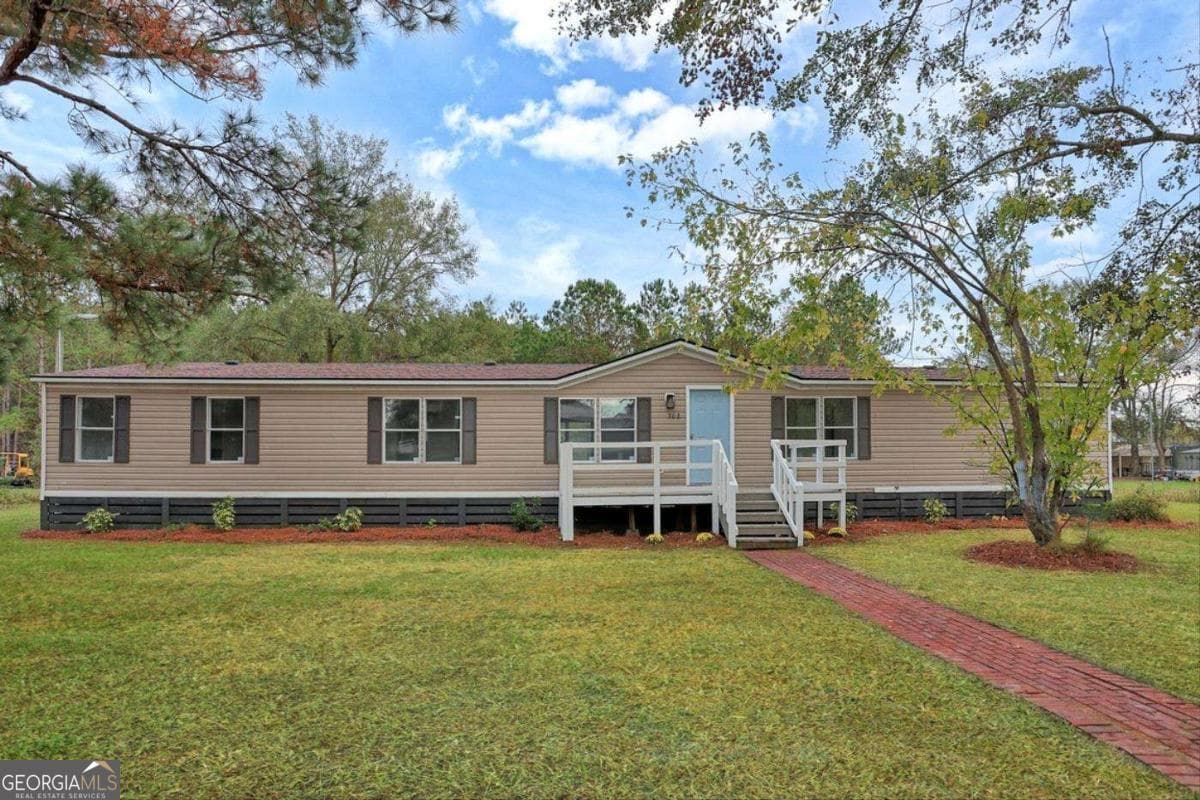 5 bedroom, 3 bathroom manufactured home,mobile home sold at 302 Mockingbird Drive, Springfield, GA 31329