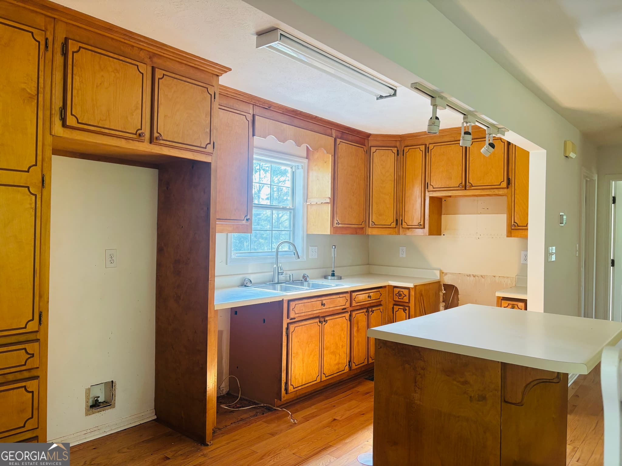 3 bedroom, 4 bathroom, 2,730 sq ft single family residence for sale at 3799 Jonathans Roost Road, Williamson, GA 30292 — photo 6
