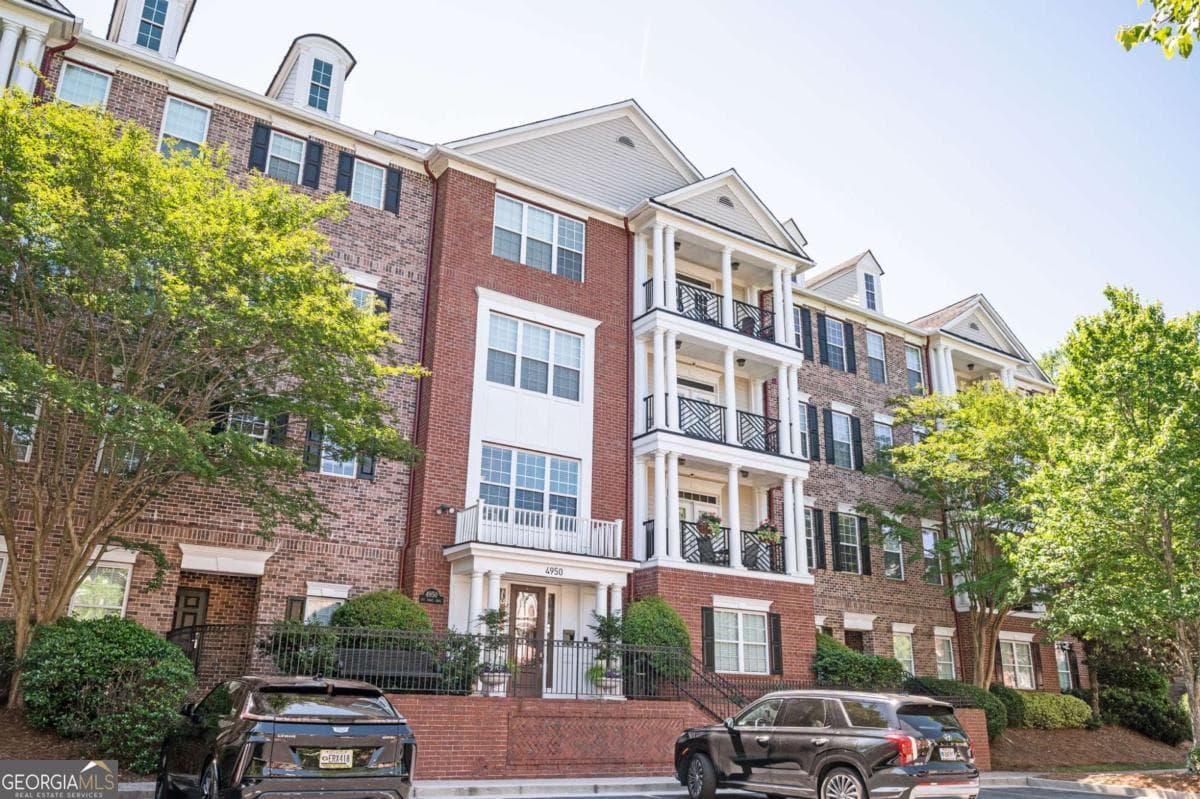2 bedroom, 2 bathroom, 1,769 sq ft condominium sold at 4950 Ivy Ridge Drive 102, Atlanta, GA 30339