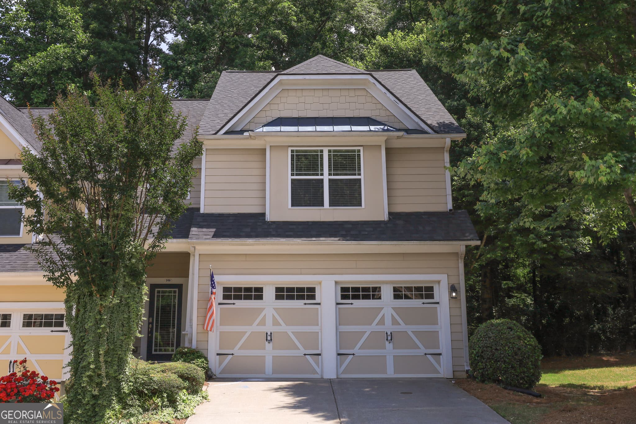 3 bedroom, 2.5 bathroom, 1,664 sq ft single family residence sold at 319 Oakview Way, Canton, GA 30114