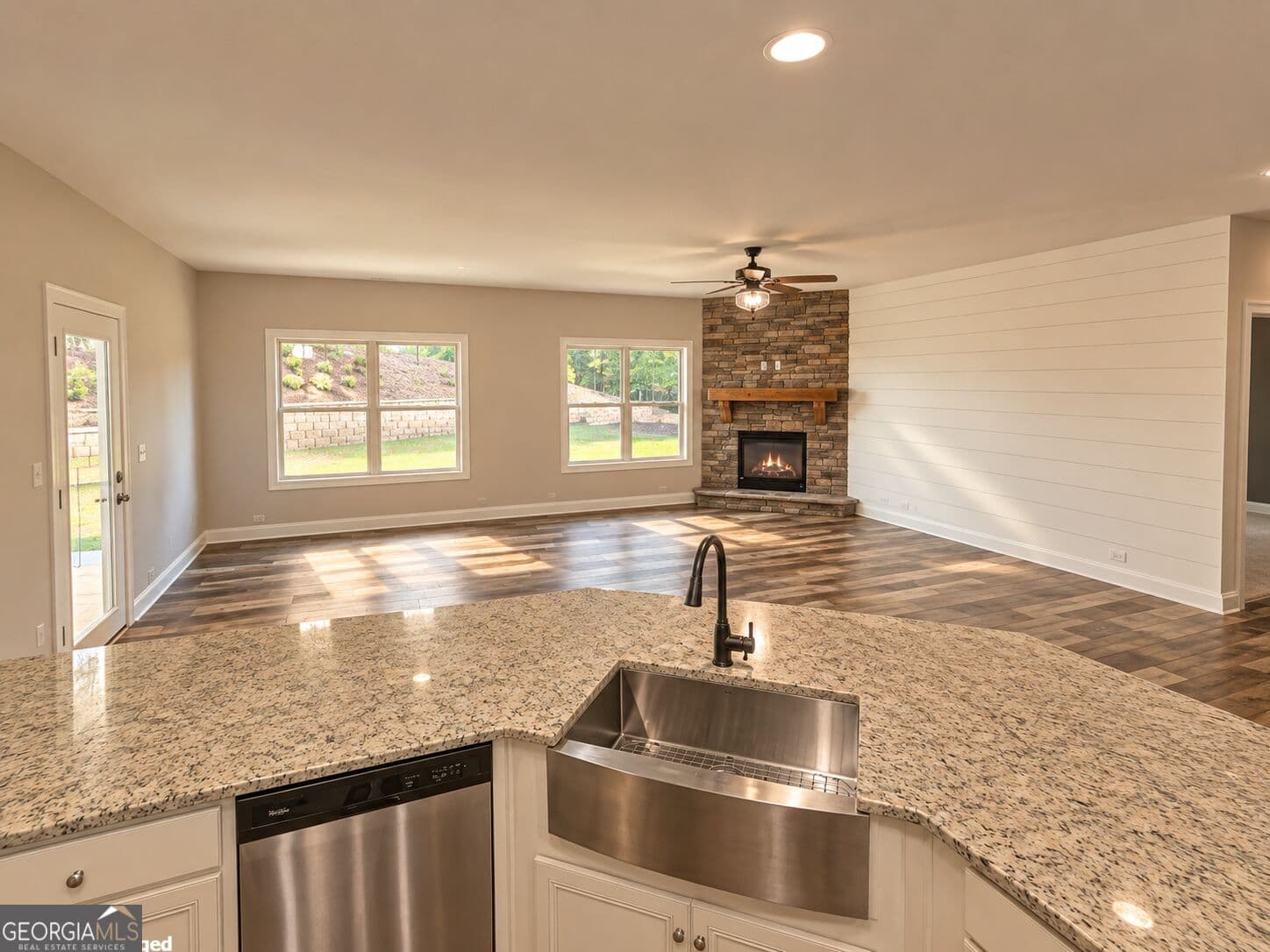 4 bedroom, 3.5 bathroom, 2,889 sq ft single family residence for sale at 31 Lake Sydney Drive, Dawsonville, GA 30534 — photo 7