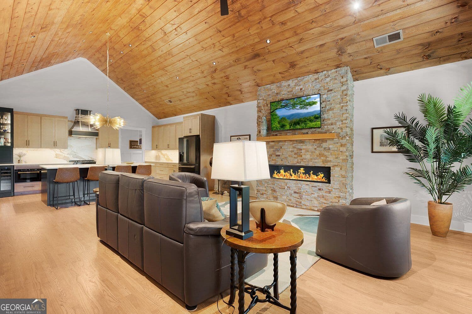 4 bedroom, 4.5 bathroom, 2,895 sq ft cabin,single family residence for sale at 762 Town Creek Road, Talking Rock, GA 30175 — photo 7