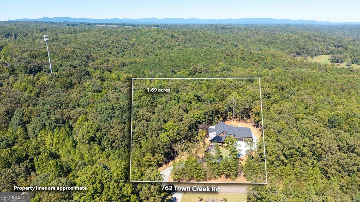 4 bedroom, 4.5 bathroom, 2,895 sq ft cabin,single family residence for sale at 762 Town Creek Road, Talking Rock, GA 30175 — photo 5