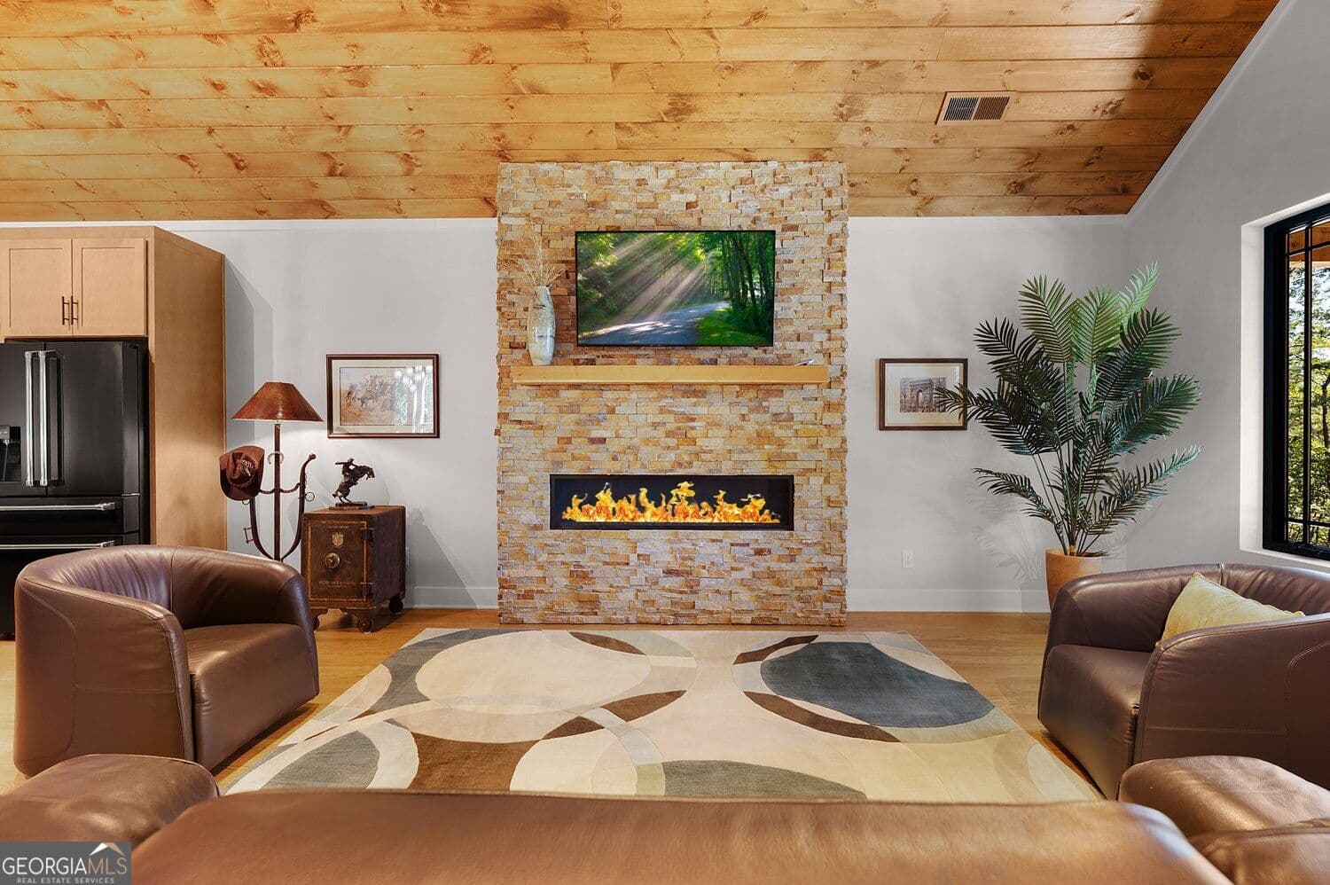 4 bedroom, 4.5 bathroom, 2,895 sq ft cabin,single family residence for sale at 762 Town Creek Road, Talking Rock, GA 30175 — photo 9