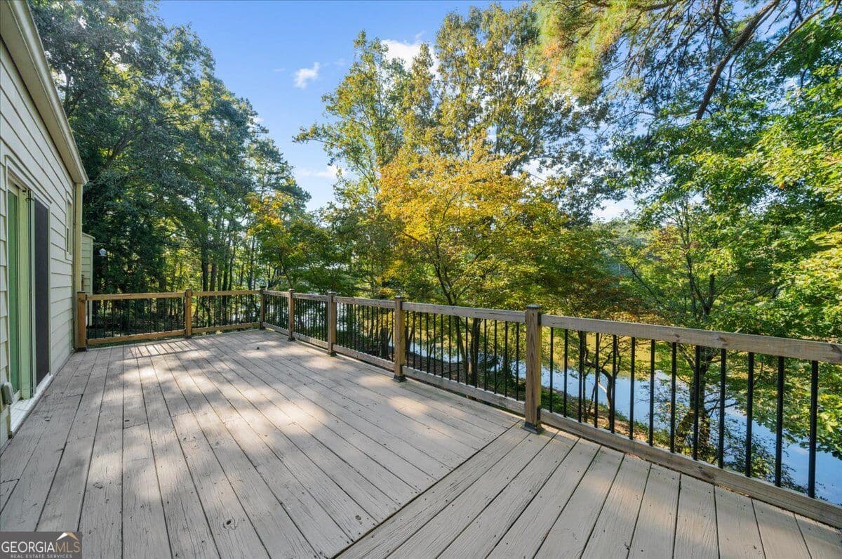 3 bedroom, 2.5 bathroom, 2,290 sq ft single family residence for sale at 3296 Leeds Way, Duluth, GA 30096 — photo 6