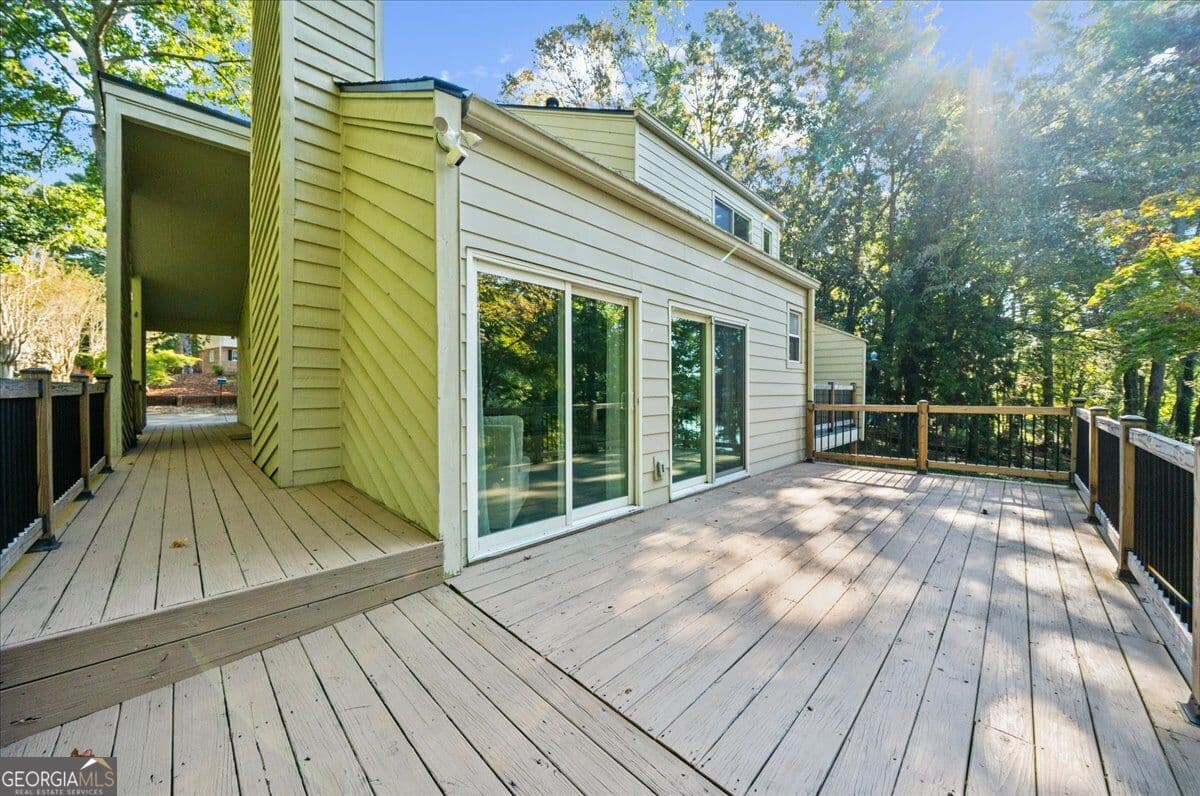3 bedroom, 2.5 bathroom, 2,290 sq ft single family residence for sale at 3296 Leeds Way, Duluth, GA 30096 — photo 7