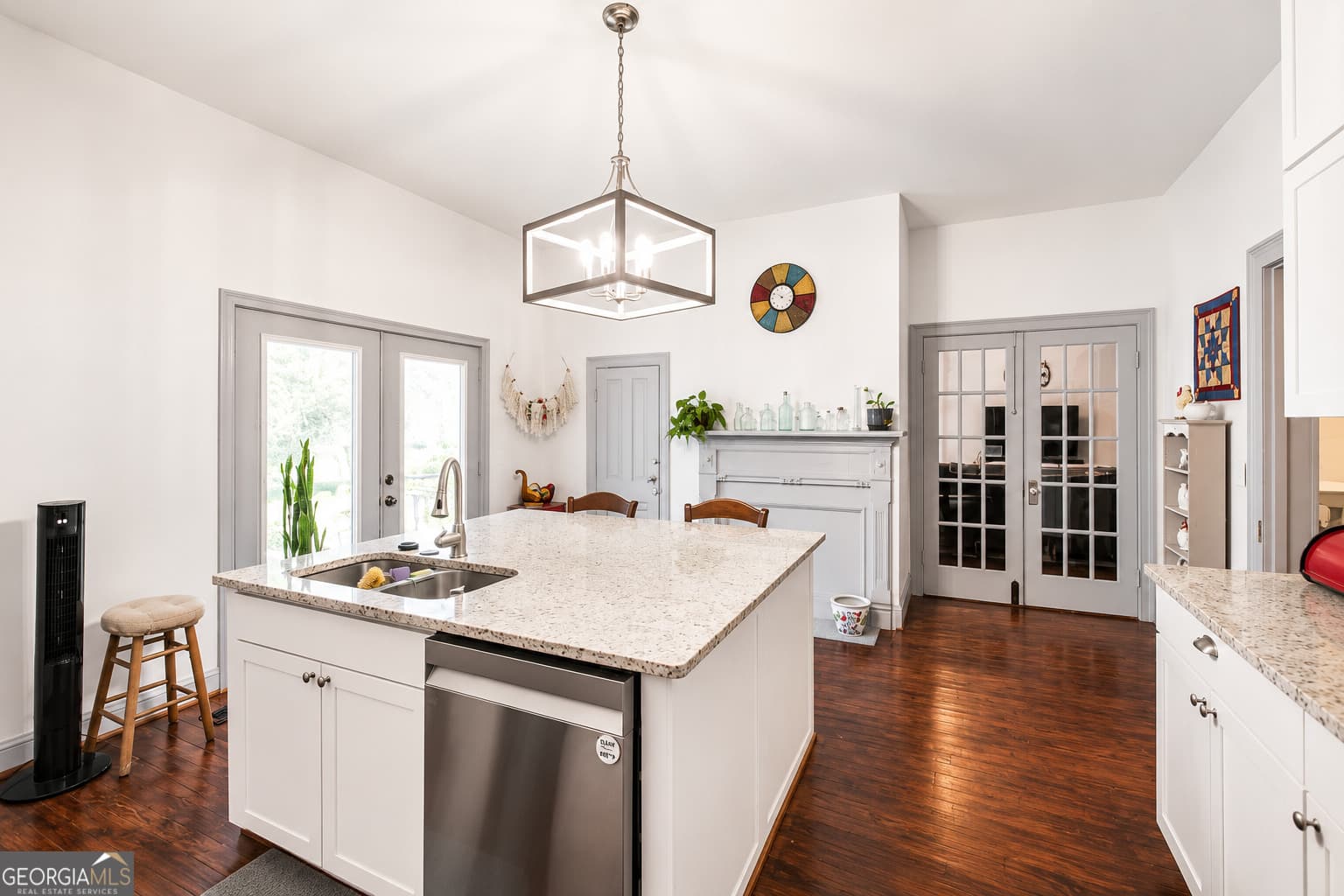 3 bedroom, 2.5 bathroom, 1,932 sq ft single family residence for sale at 169 W Dykes Street, Cochran, GA 31014 — photo 4