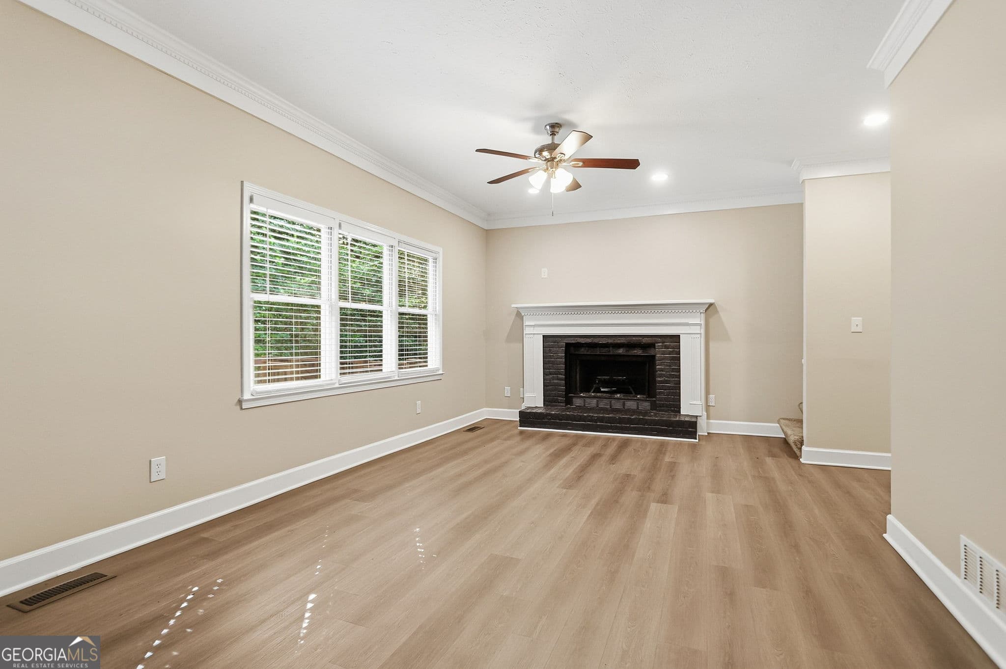5 bedroom, 3 bathroom, 3,454 sq ft single family residence for sale at 4350 Pompey Drive, Atlanta, GA 30331 — photo 8