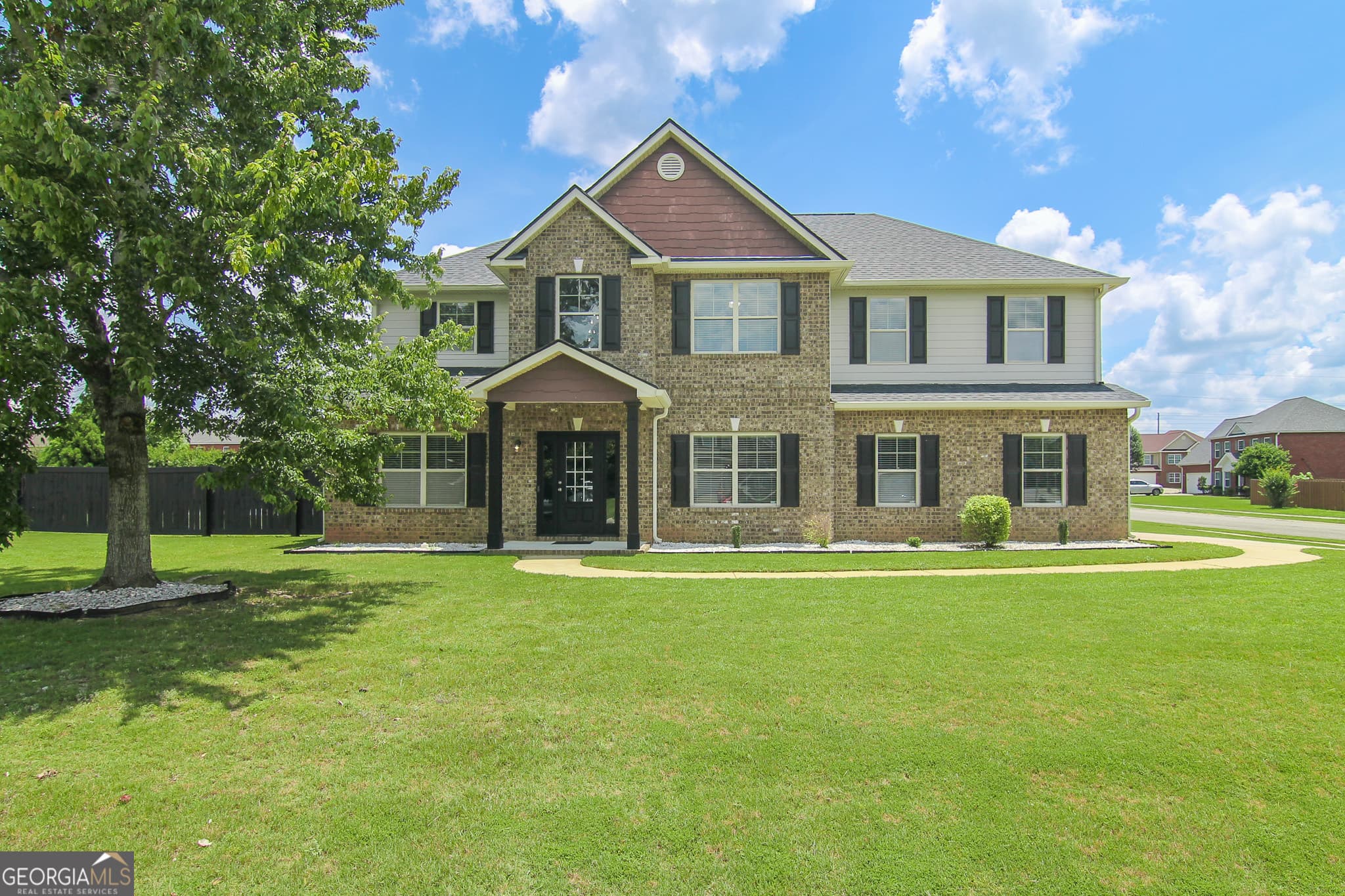 5 bedroom, 2.5 bathroom, 3,194 sq ft single family residence sold at 607 Alexis Way, Bonaire, GA 31005