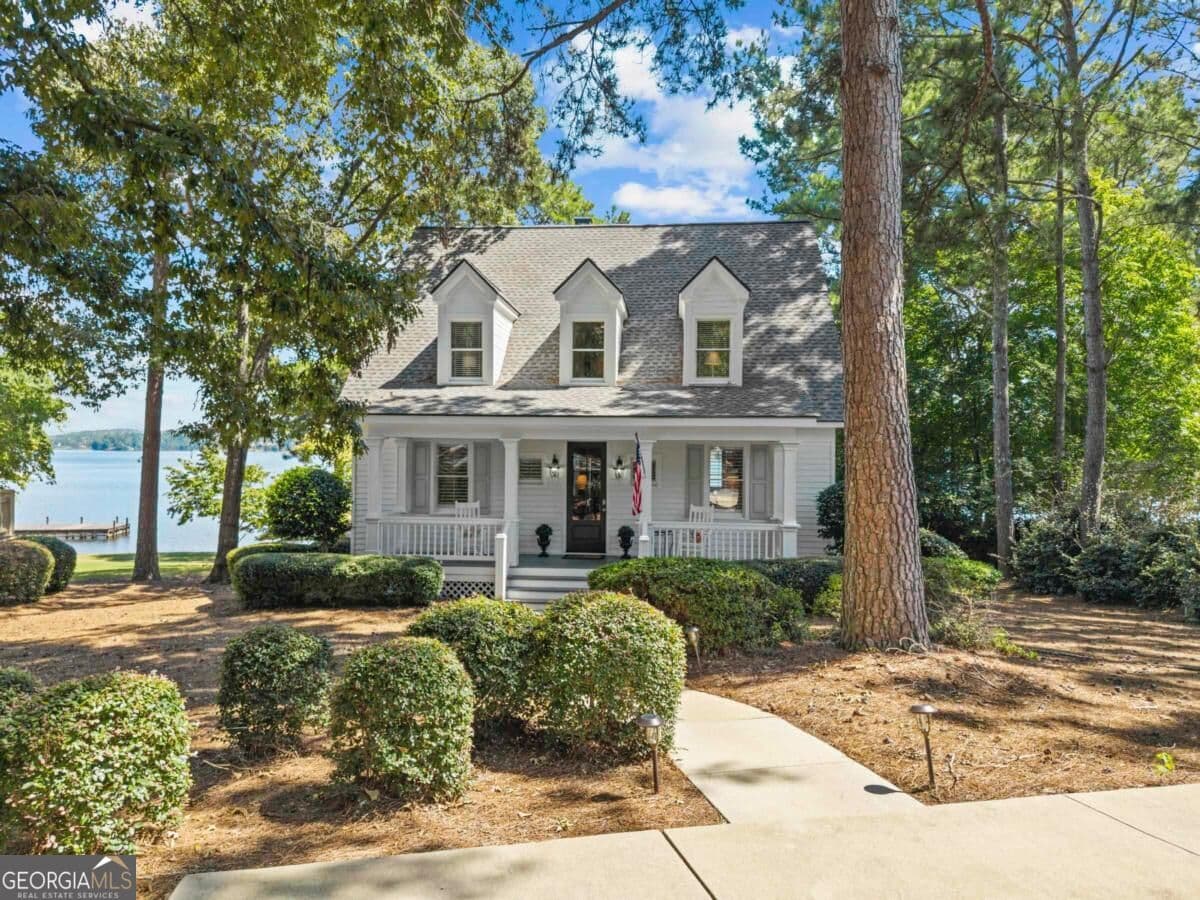4 bedroom, 3.5 bathroom, 2,597 sq ft single family residence for sale at 155 Oakton, Eatonton, GA 31024 — photo 4