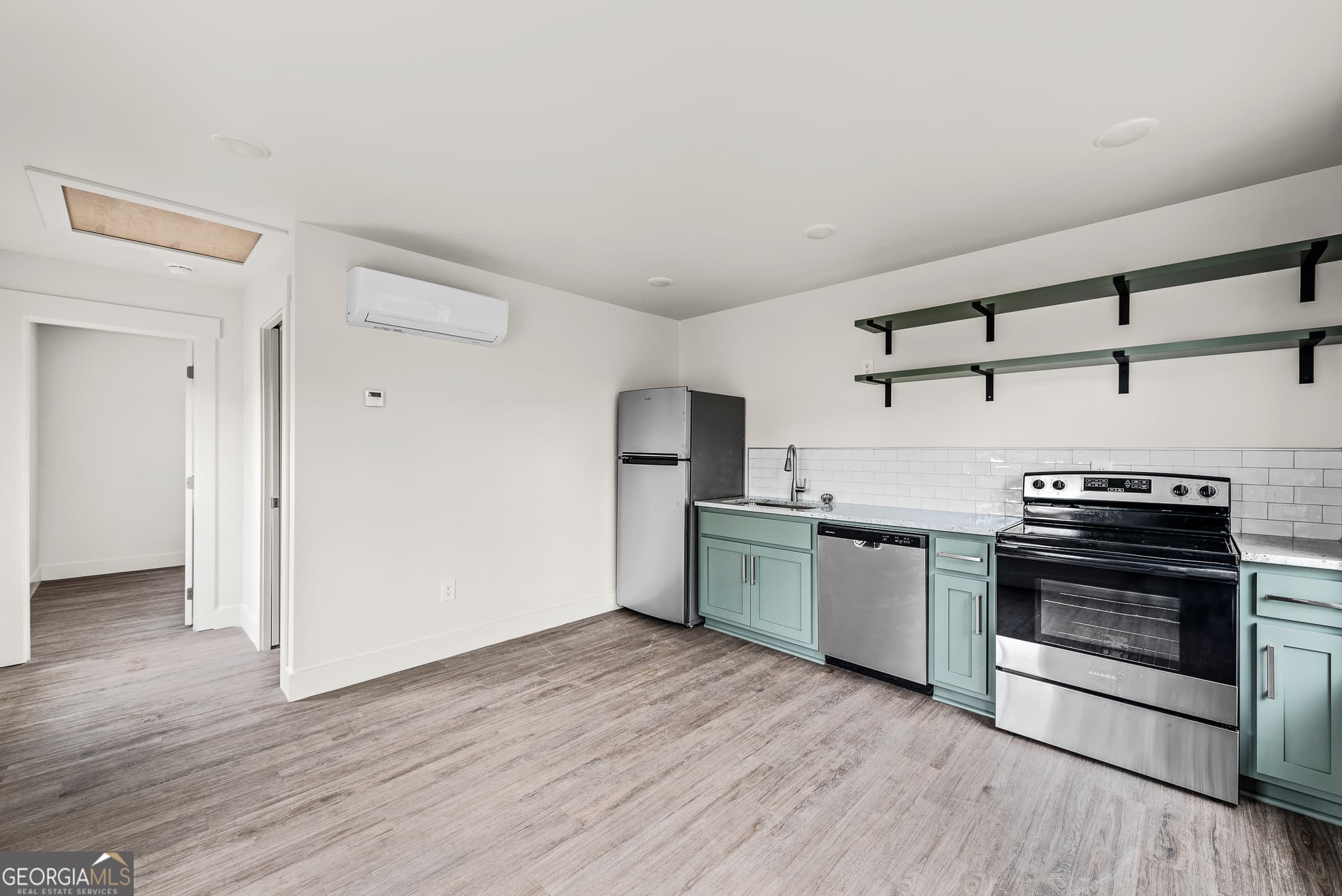 1 bedroom, 1 bathroom, 398 sq ft single family residence for rent at 707A Jefferson Street, Lagrange, GA 30240 for $1,095 a month — photo 4