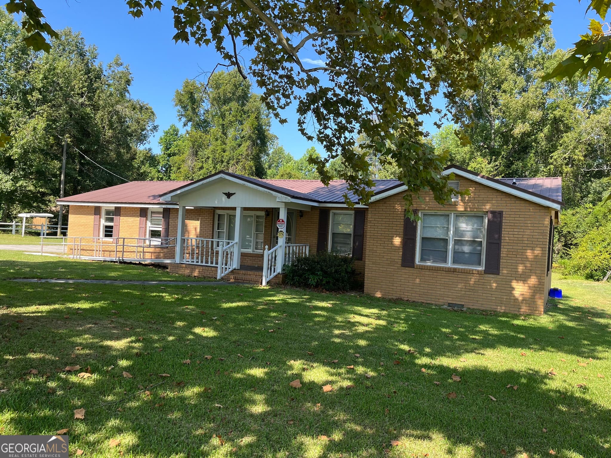 2 bedroom, 1 bathroom, 968 sq ft single family residence for sale at 114 Larsen, East Dublin, GA 31027