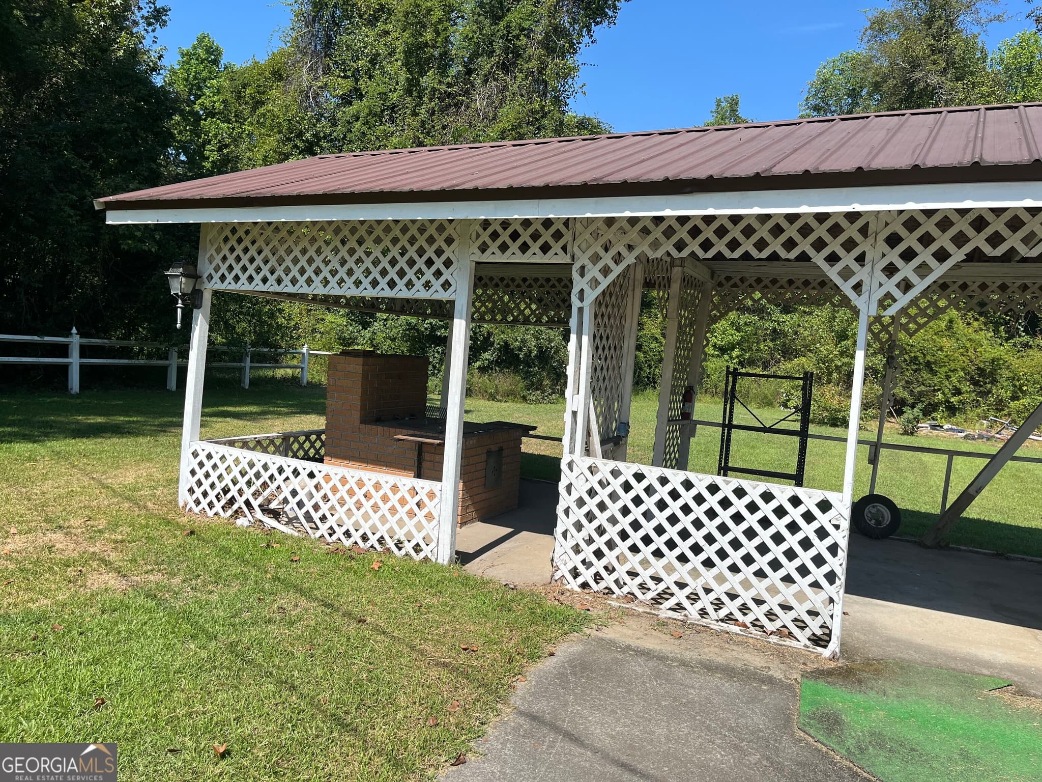 2 bedroom, 1 bathroom, 968 sq ft single family residence for sale at 114 Larsen, East Dublin, GA 31027 — photo 5