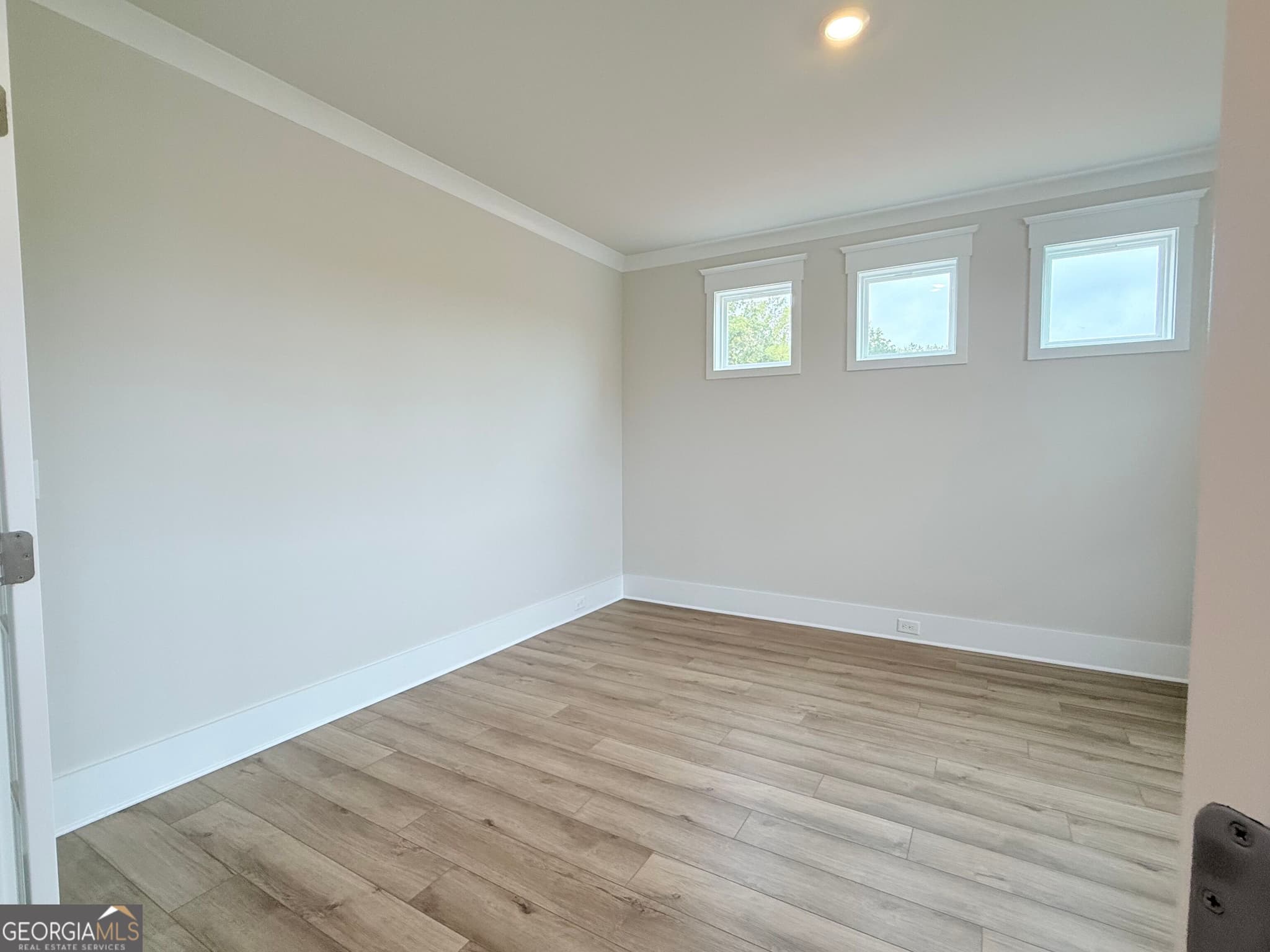 5 bedroom, 4 bathroom, 3,145 sq ft single family residence for sale at 5543 Tullis Drive, Gainesville, GA 30507 — photo 6