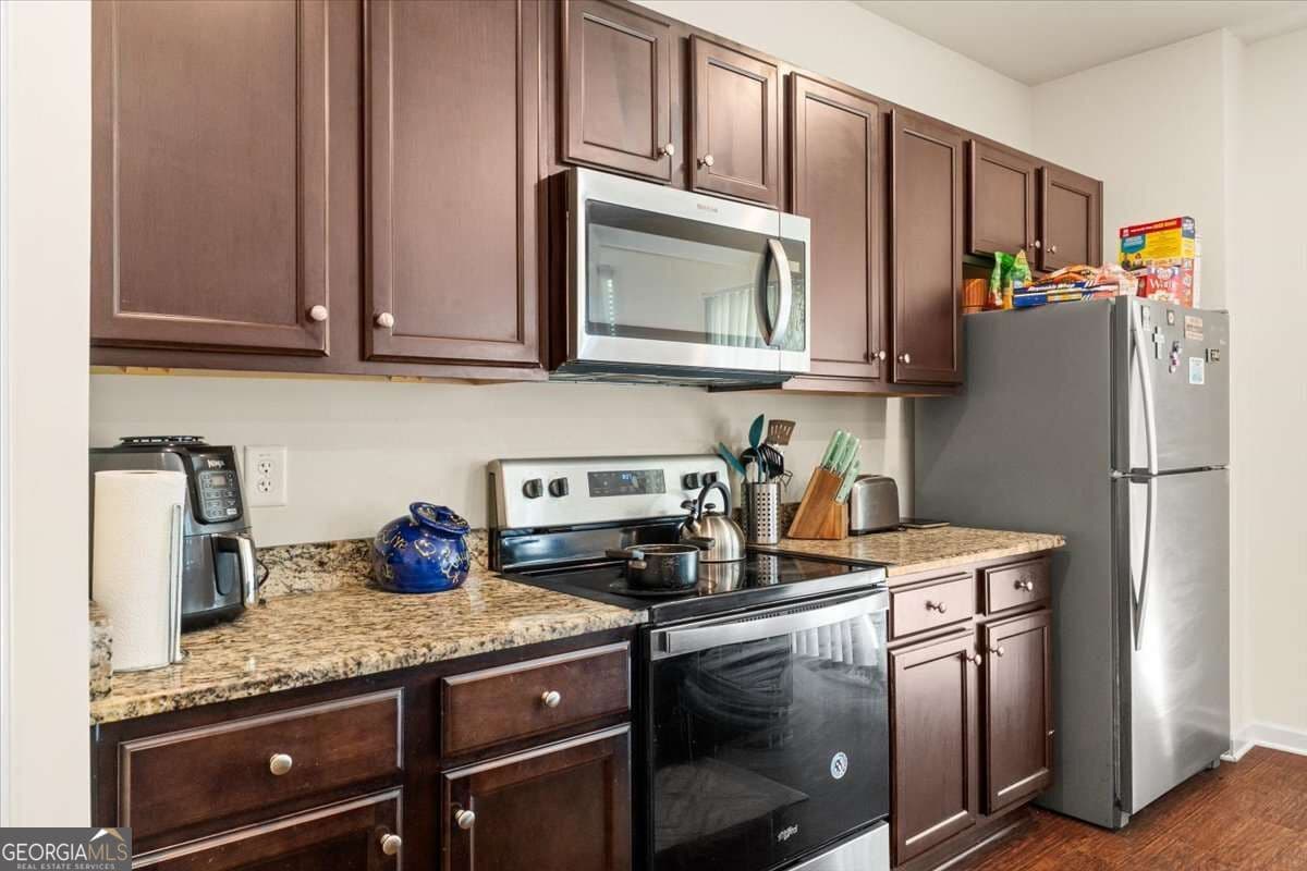 3 bedroom, 2.5 bathroom, 2,460 sq ft single family residence for sale at 7627 Rudder Circle, South Fulton, GA 30213 — photo 9