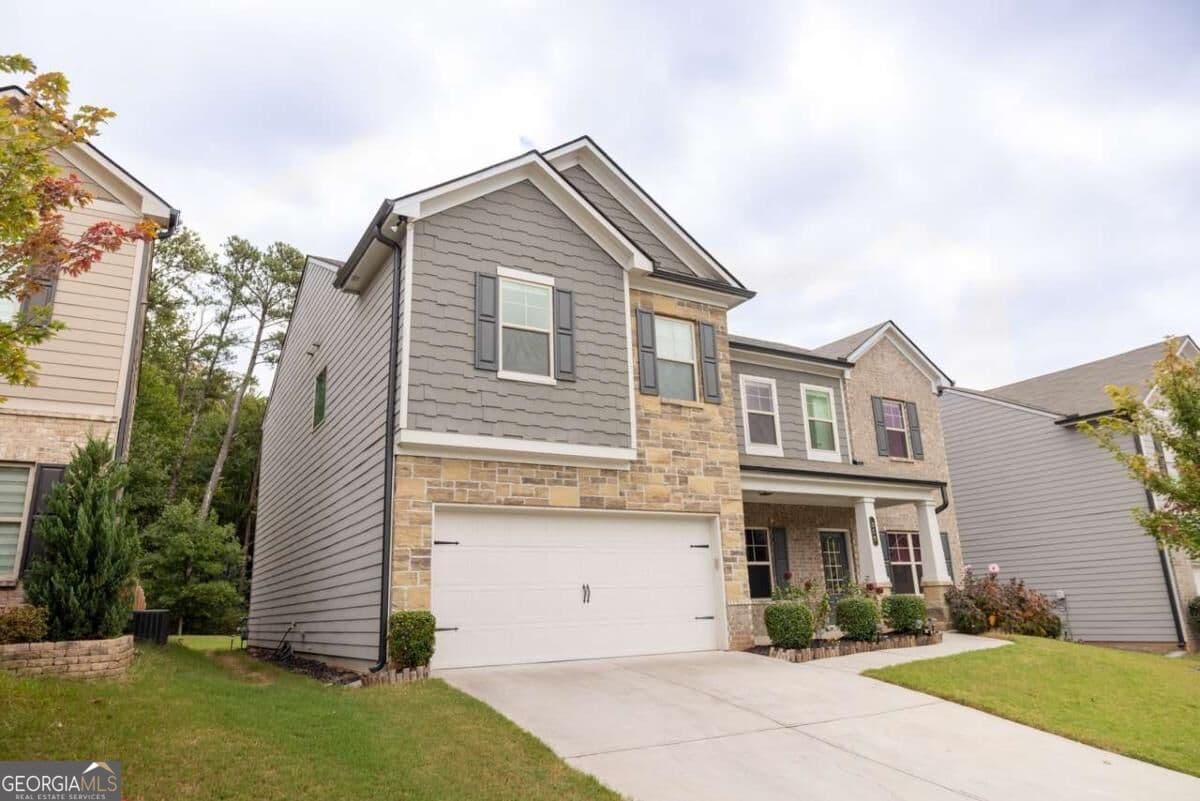 5 bedroom, 4 bathroom, 3,385 sq ft single family residence for sale at 352 Newshaw Drive, Lawrenceville, GA 30046 — photo 2