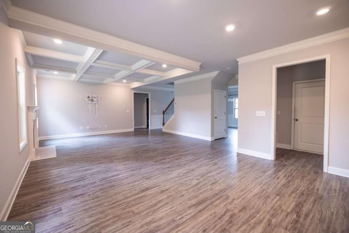 5 bedroom, 4 bathroom, 3,385 sq ft single family residence for sale at 352 Newshaw Drive, Lawrenceville, GA 30046 — photo 4
