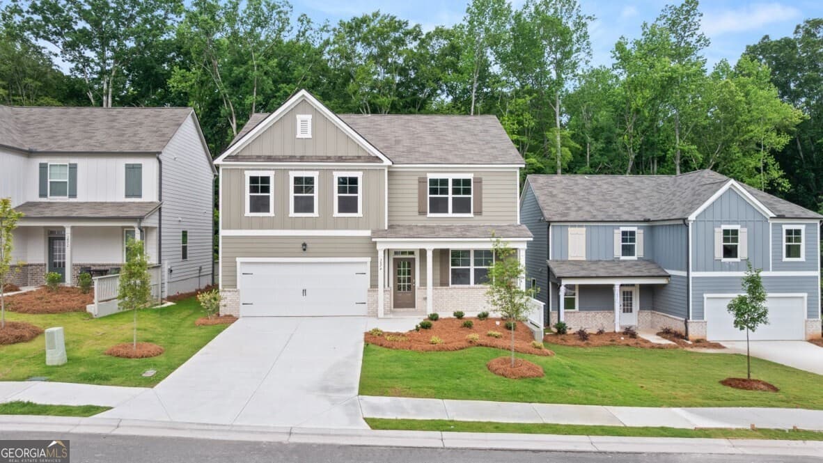 4 bedroom, 2.5 bathroom, 2,804 sq ft loft,single family residence for sale at 3874 Donetta Drive, Atlanta, GA 30349 — photo 2
