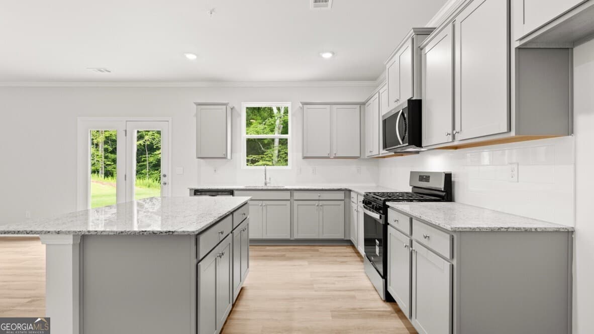 4 bedroom, 2.5 bathroom, 2,804 sq ft loft,single family residence for sale at 3874 Donetta Drive, Atlanta, GA 30349 — photo 10