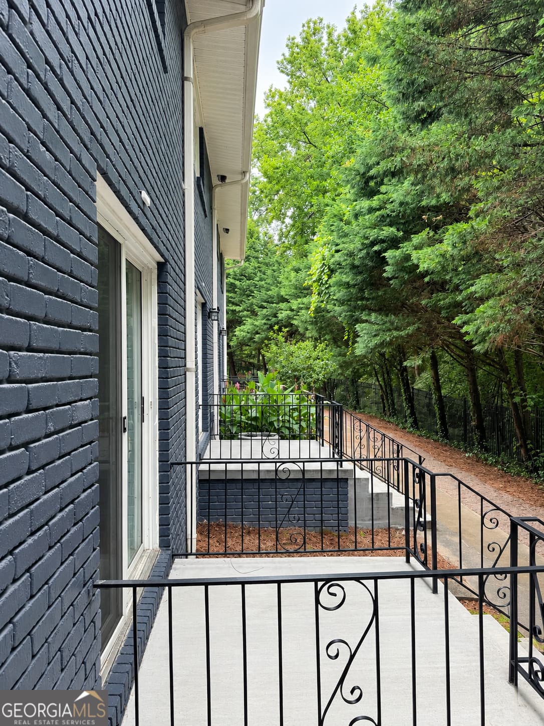 2 bedroom, 1.5 bathroom, 1,134 sq ft townhouse for sale at 3149 Buford Highway, Brookhaven, GA 30329 — photo 4