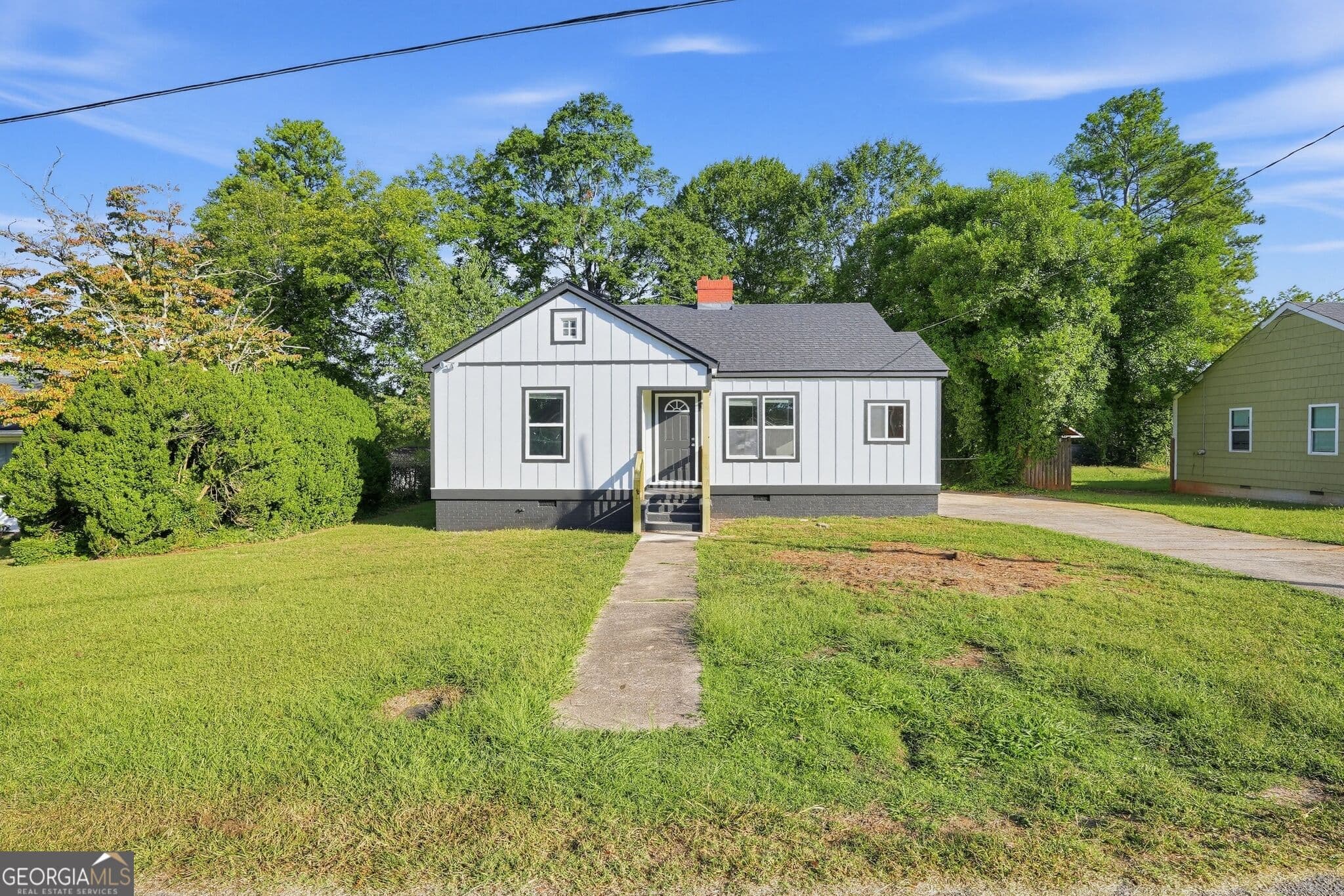 3 bedroom, 2 bathroom, 1,190 sq ft single family residence for sale at 43 E Rountree Road, Toccoa, GA 30577 — photo 2