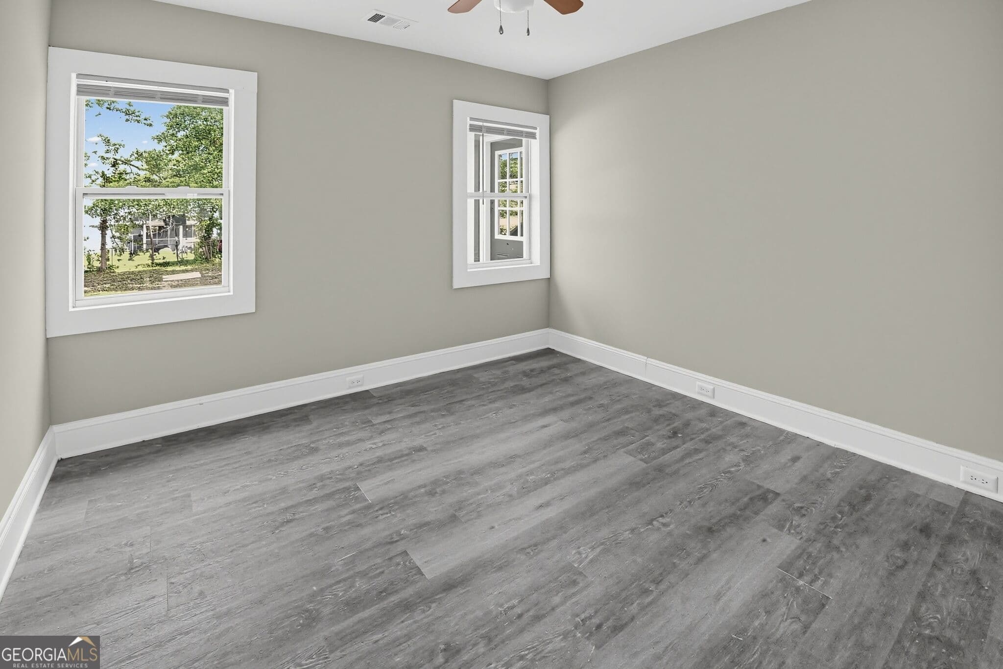 3 bedroom, 2 bathroom, 1,190 sq ft single family residence for sale at 43 E Rountree Road, Toccoa, GA 30577 — photo 6
