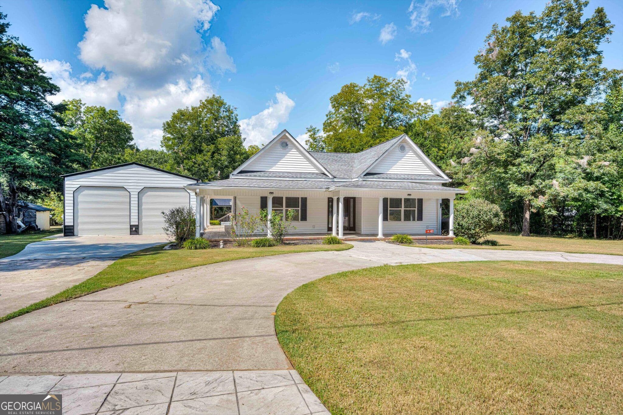 3 bedroom, 2 bathroom, 2,125 sq ft single family residence for sale at 423 Goshen Street, Lincolnton, GA 30817 — photo 2