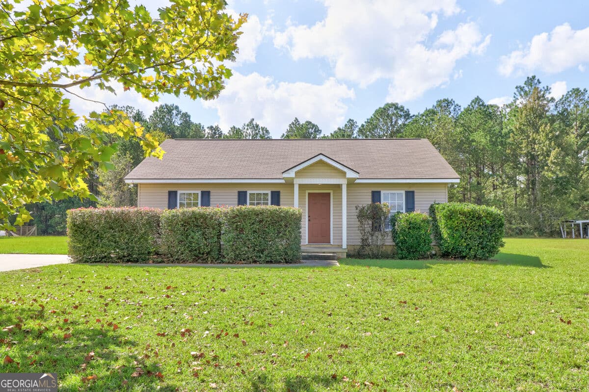 3 bedroom, 3 bathroom, 1,240 sq ft single family residence under contract at 1612 Rebekah Road, Statesboro, GA 30458