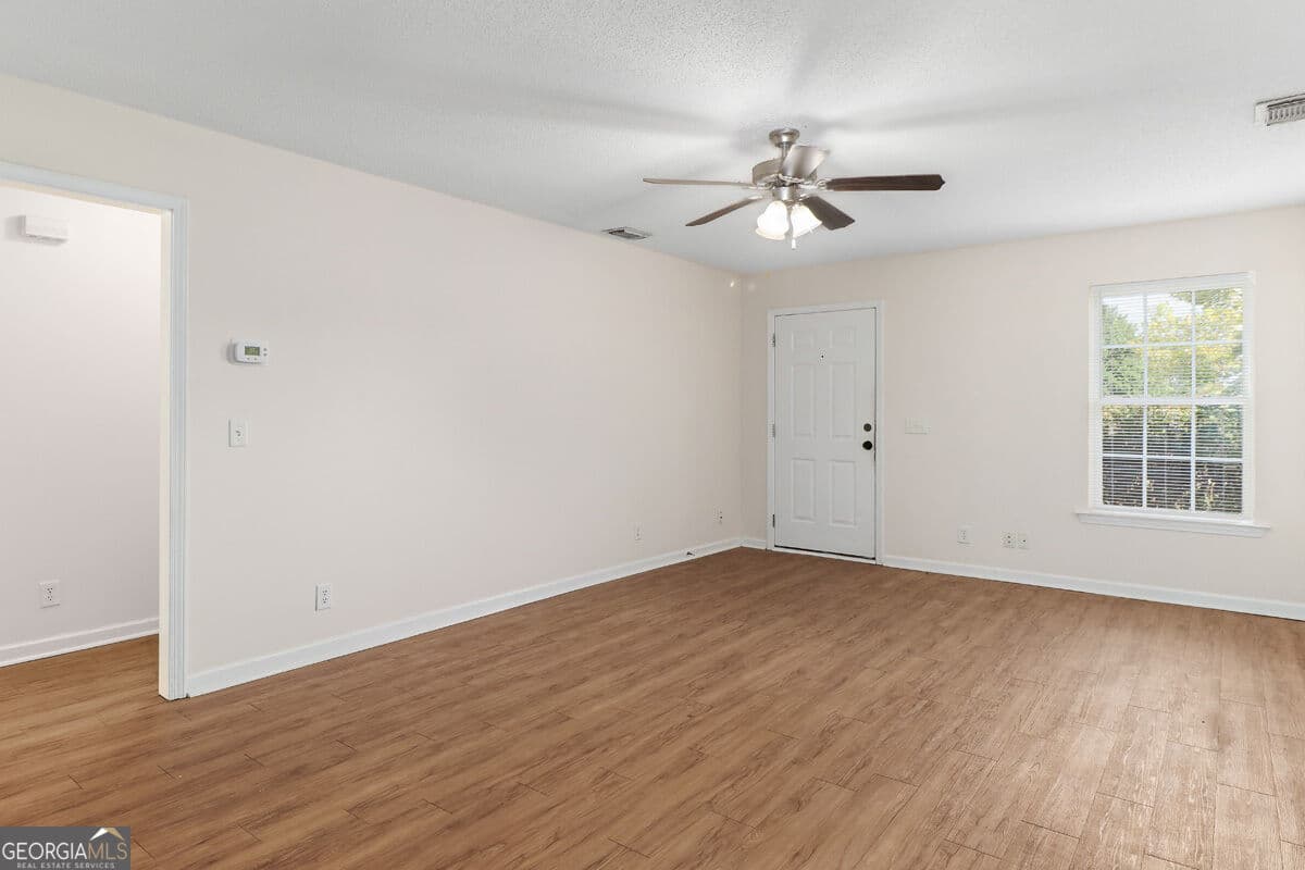 3 bedroom, 3 bathroom, 1,240 sq ft single family residence under contract at 1612 Rebekah Road, Statesboro, GA 30458 — photo 5