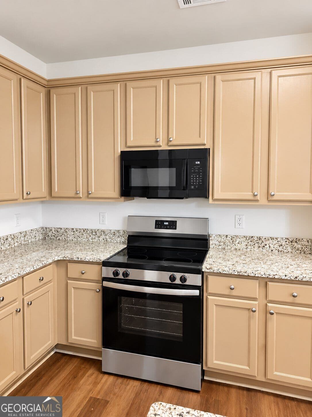 3 bedroom, 2.5 bathroom, 1,613 sq ft townhouse for rent at 7632 Rutgers Circle, Fairburn, GA 30213 for $2,000 a month — photo 6