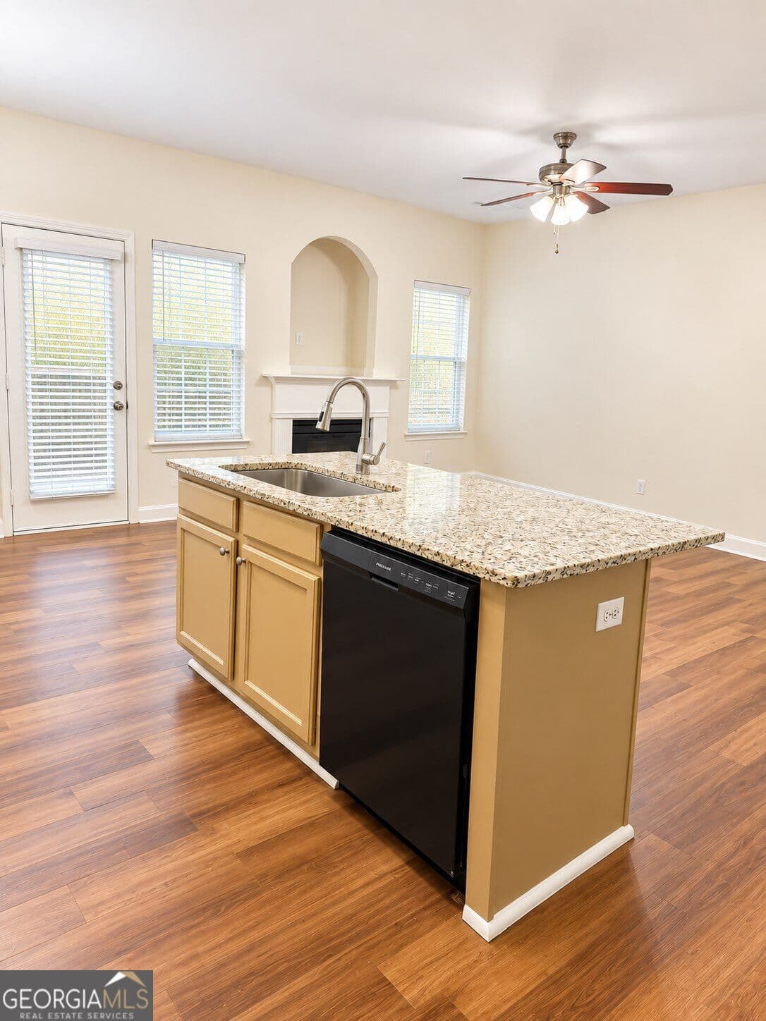 3 bedroom, 2.5 bathroom, 1,613 sq ft townhouse for rent at 7632 Rutgers Circle, Fairburn, GA 30213 for $2,000 a month — photo 7