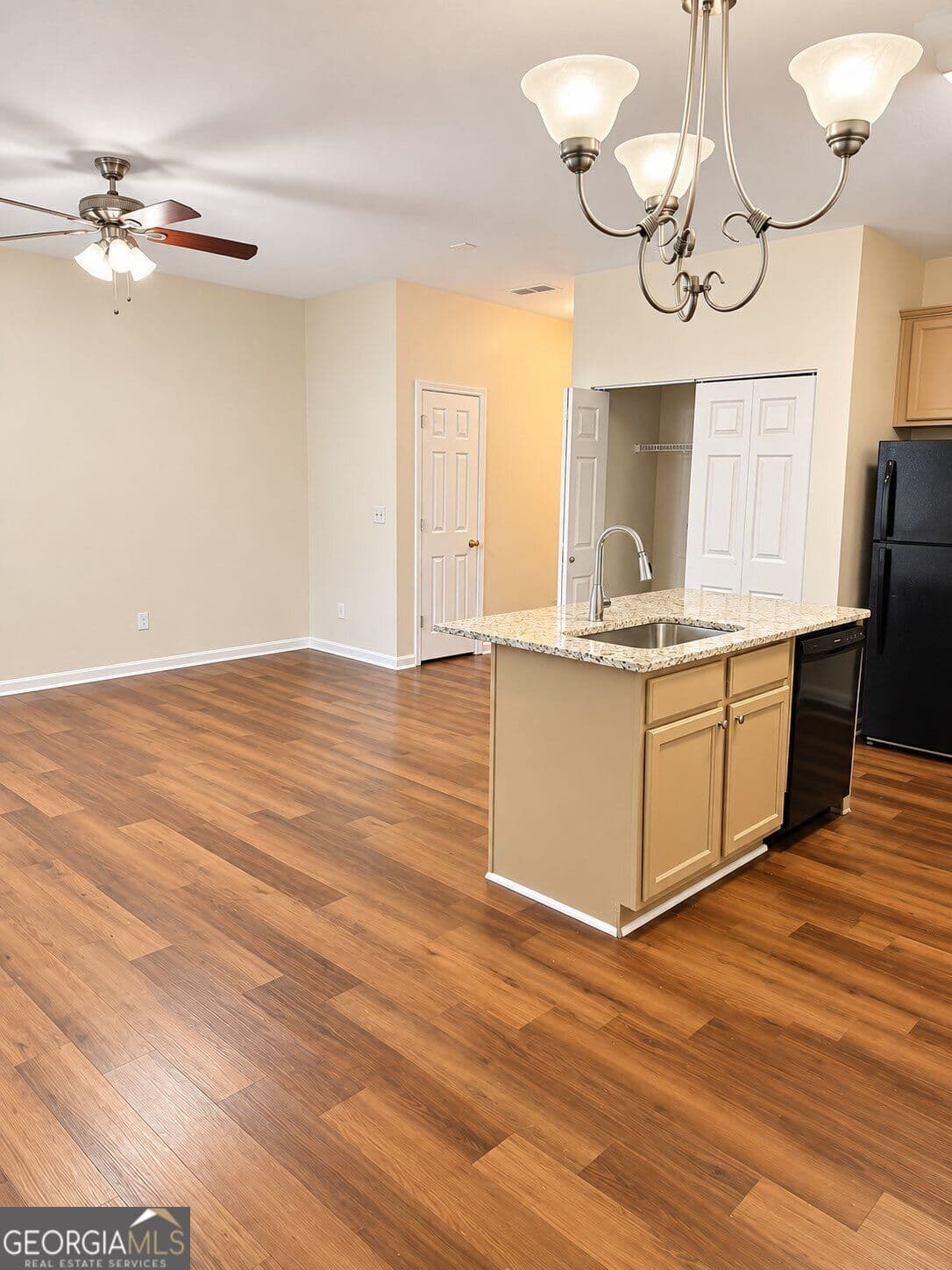 3 bedroom, 2.5 bathroom, 1,613 sq ft townhouse for rent at 7632 Rutgers Circle, Fairburn, GA 30213 for $2,000 a month — photo 4