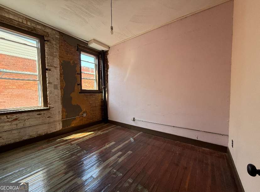 2 bedroom, 1 bathroom, 3,770 sq ft apartment for rent at 359 Railroad Street F, Royston, GA 30662 for $950 a month — photo 2