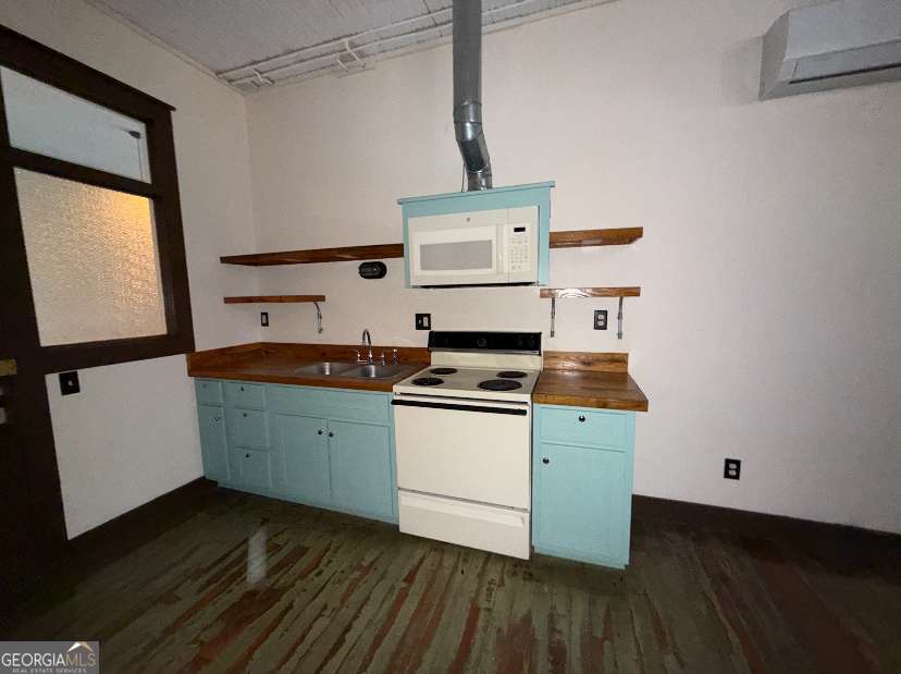 2 bedroom, 1 bathroom, 3,770 sq ft apartment for rent at 359 Railroad Street F, Royston, GA 30662 for $950 a month — photo 6