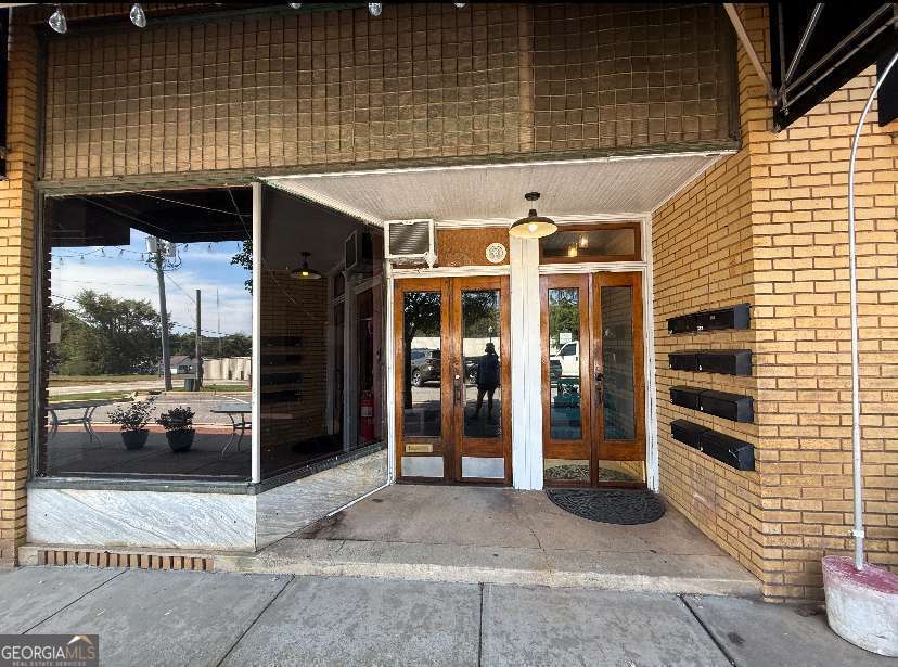 2 bedroom, 1 bathroom, 3,770 sq ft apartment for rent at 359 Railroad Street F, Royston, GA 30662 for $950 a month