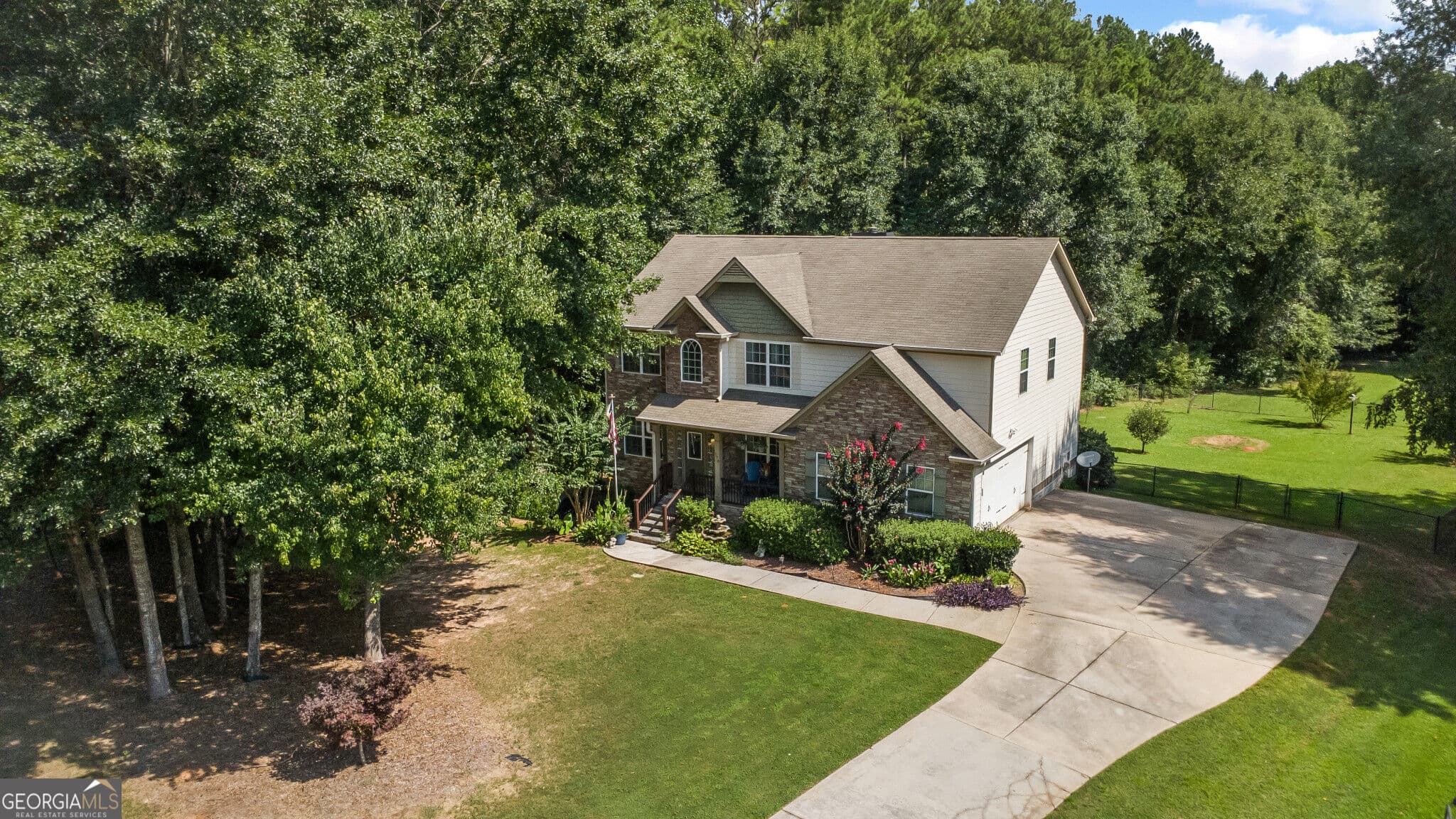 6 bedroom, 3 bathroom, 3,915 sq ft single family residence for sale at 178 Shoal Park Drive, Mcdonough, GA 30252 — photo 3