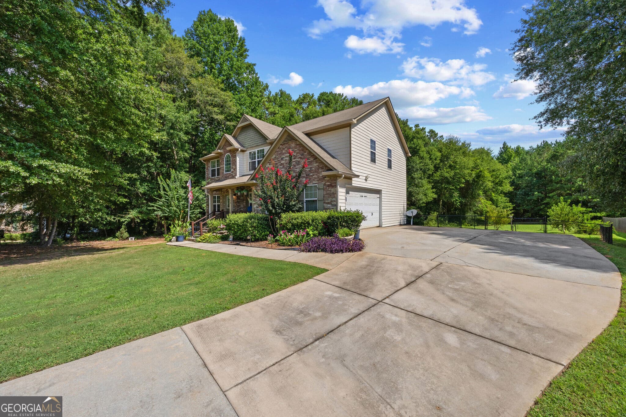 6 bedroom, 3 bathroom, 3,915 sq ft single family residence for sale at 178 Shoal Park Drive, Mcdonough, GA 30252 — photo 4