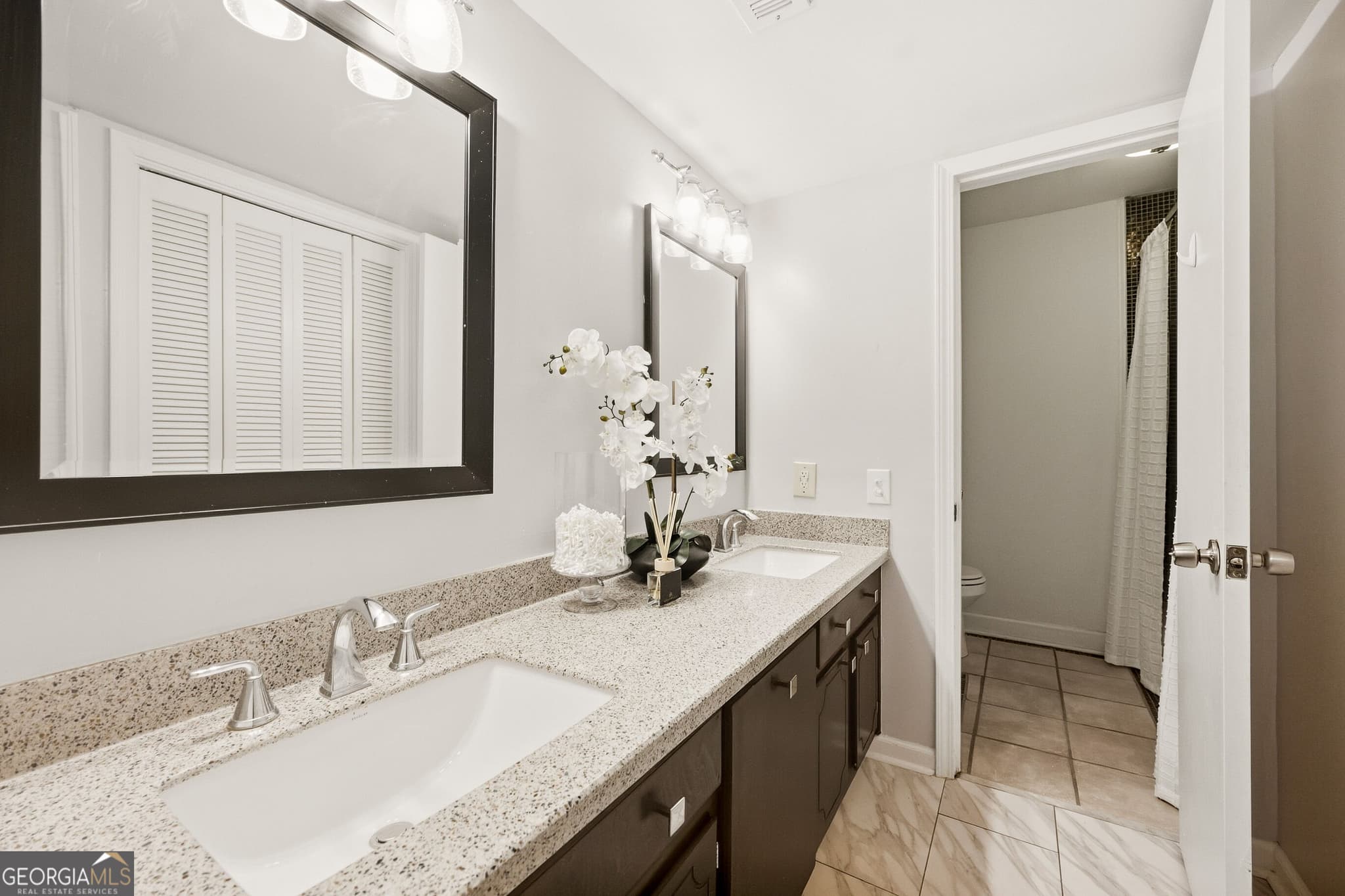 2 bedroom, 2 bathroom, 1,127 sq ft condominium for sale at 73 Montre Square, Atlanta, GA 30327 — photo 6