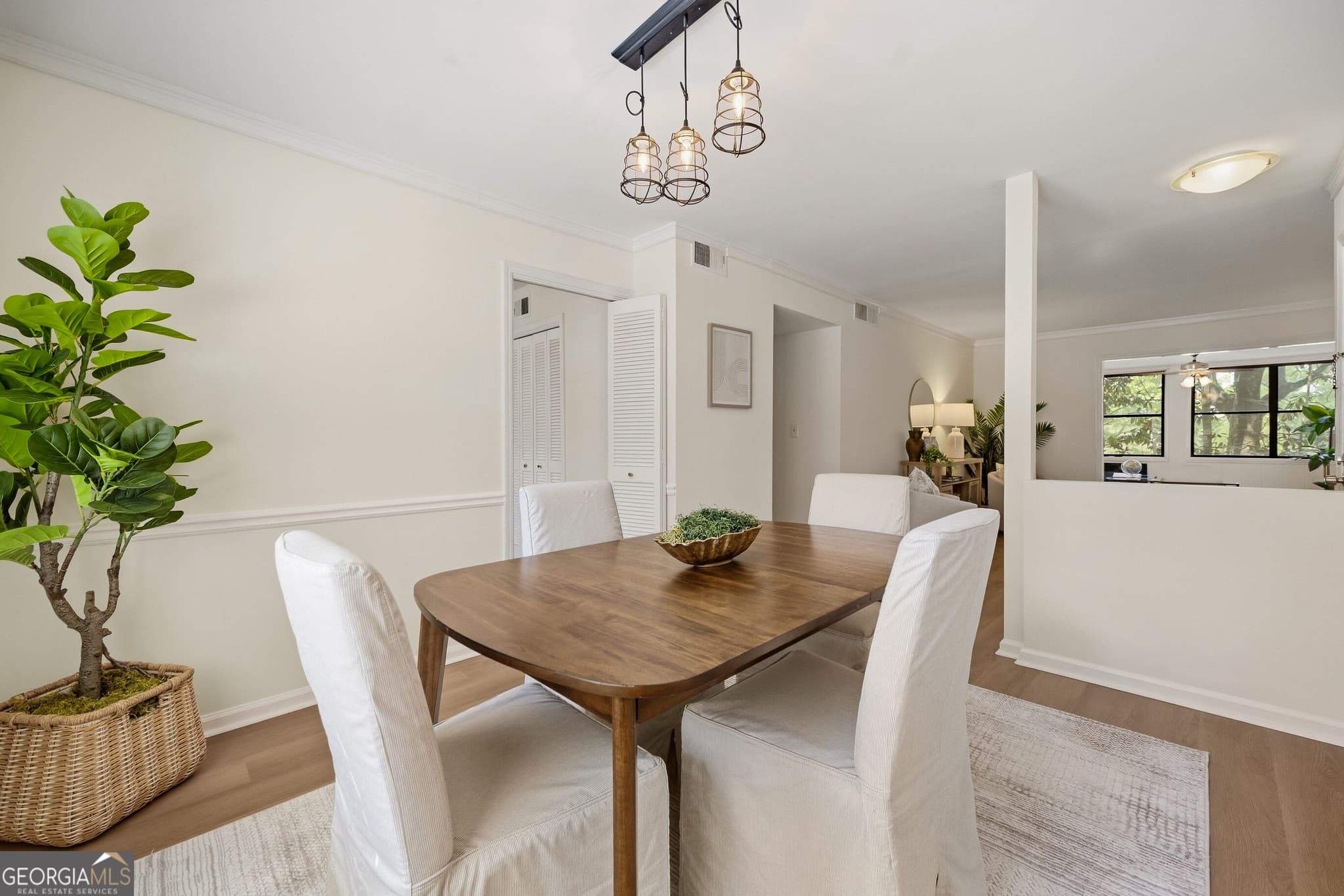2 bedroom, 2 bathroom, 1,127 sq ft condominium for sale at 73 Montre Square, Atlanta, GA 30327 — photo 8